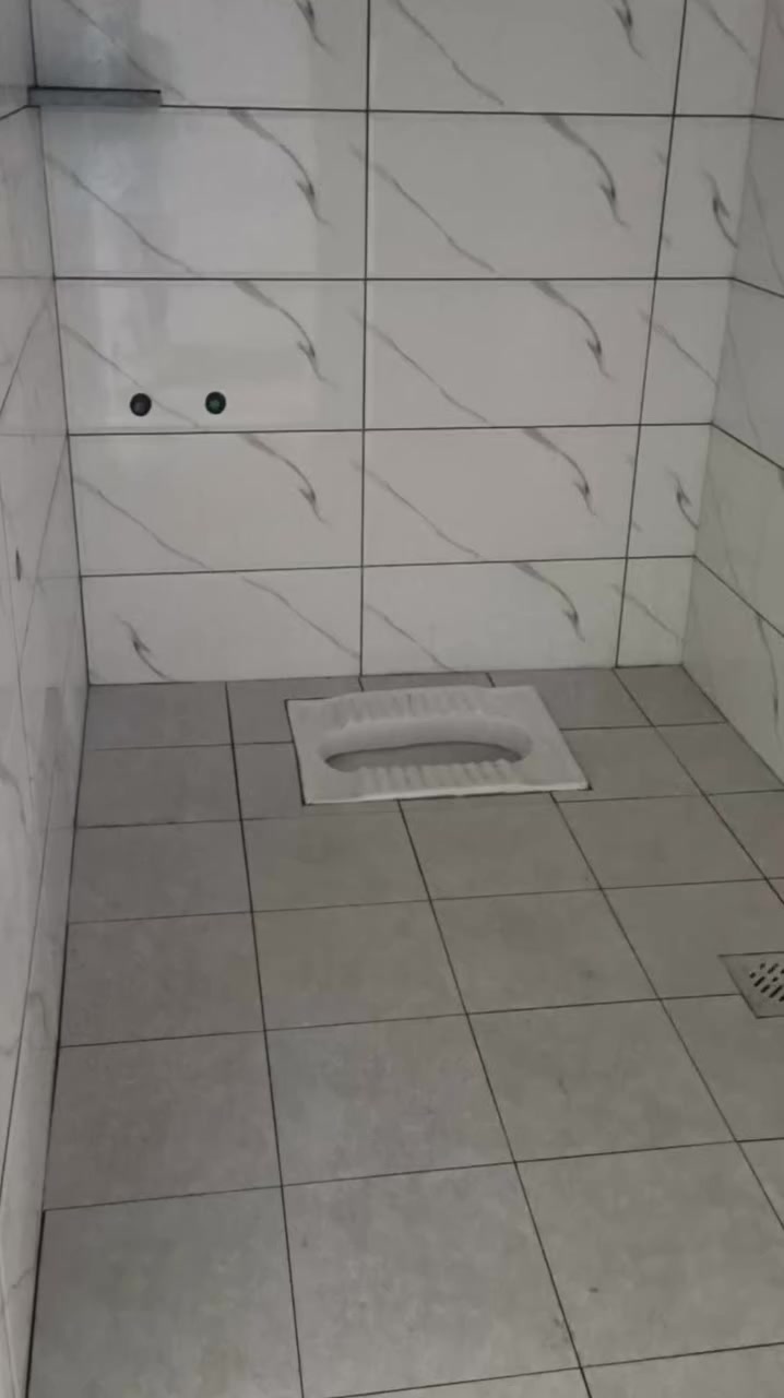 خلفه سيراميك متفرغ
شغل نضيف وعل ضمان 
العمل عل متر 
الاستفسار ***********واتساب
