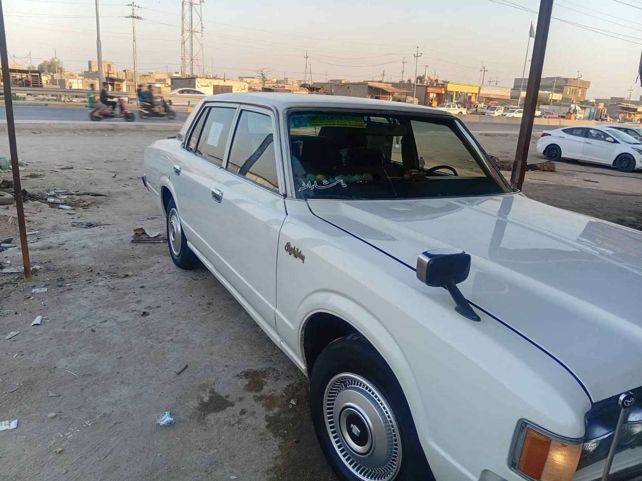 السلام عليكم 
سياره كراون مديل 79
رقم بغداد دولي بسمي شرط التحويل
سنويه لل30
عنوان البصره 
السعر 75 وبيها مجال

***********فقط اتصال مابي وتساب البصرة, العراق
