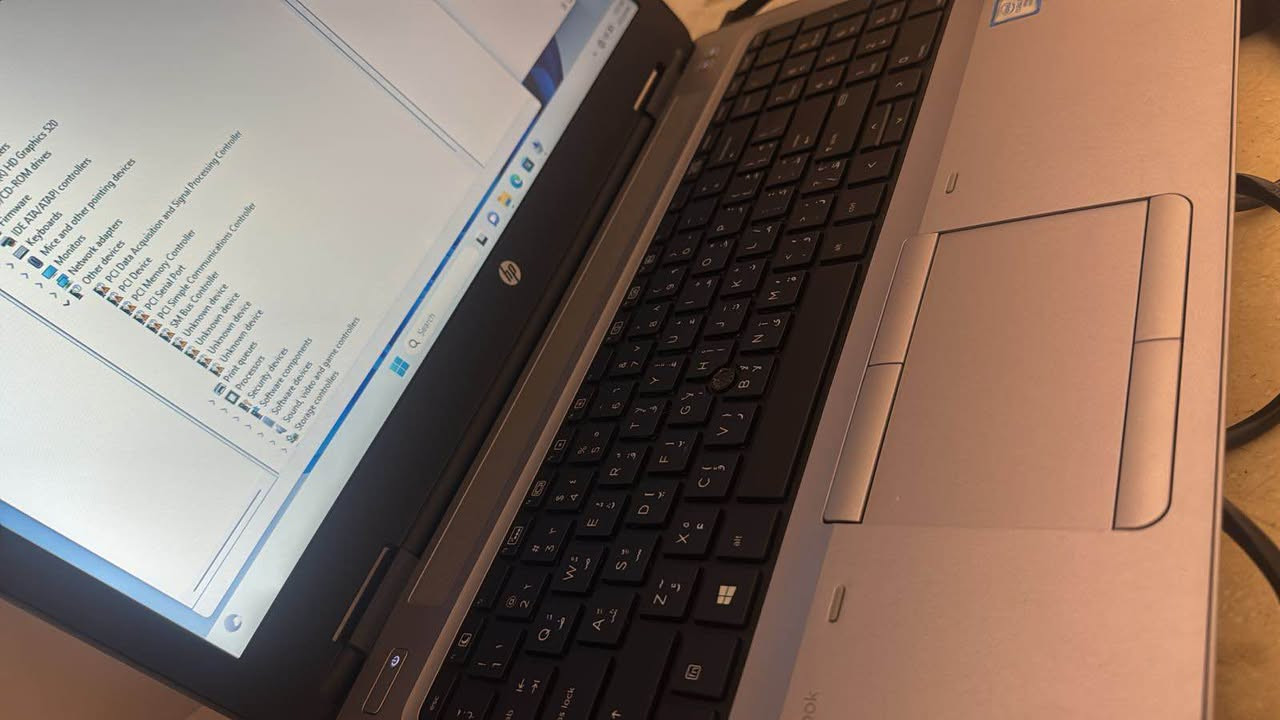 HP PROBOOK 650 G2 15”
CORE 7
GEN 6
RAM =8 GB
HARD =256 ssd
FHD=15”
السعر =220 الف 
***********
النجف 
شارع المدينه النجف, العراق
