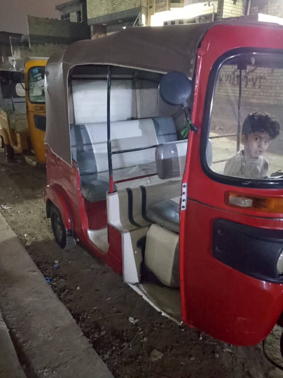 سلام عليكم تكتك لبيع ١٨
***********
