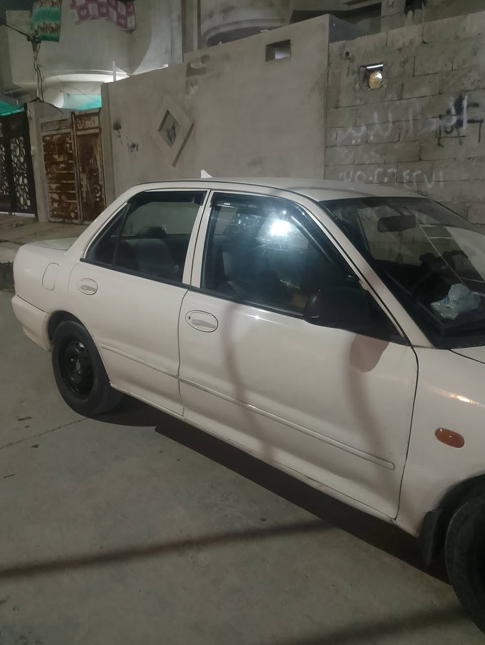 بروتون للبيع 2004 اتوماتيك محرك جديد مال كصه  . بيها طخة بل چاملغ الخلف وباب النفر.معدل عل بارد سنوية عظم هزة بيها كابون جديد موجود إني الشرعي السعر 50 بيها مجال قليل الاتصال على الرقم.*********** . اسيا ***********
