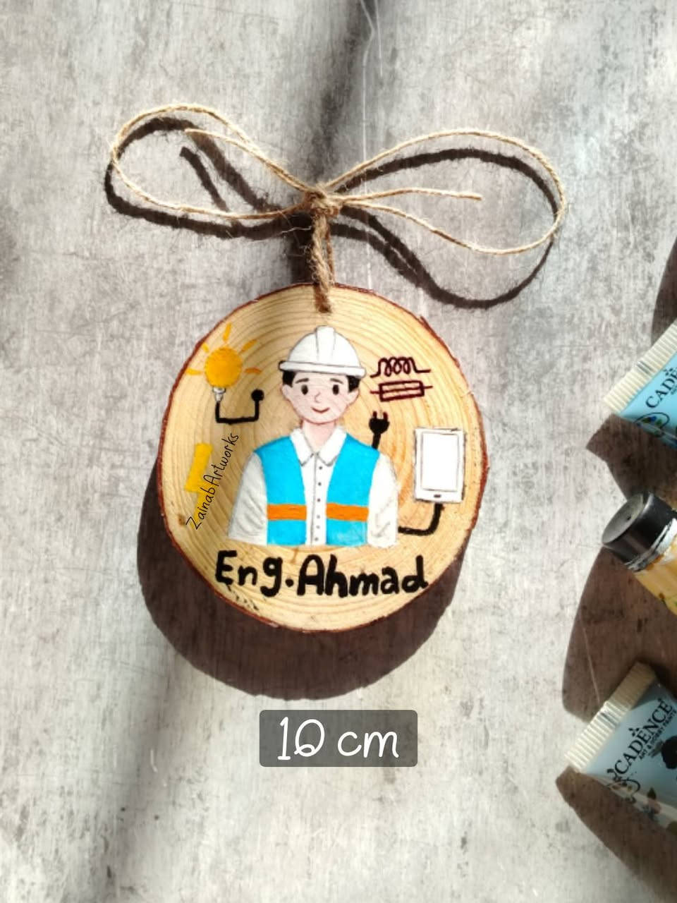 لوحة خشبية مصغرة (تعليقة سيارة🚗)
حسب الطلب..

للطلب والاستفسار التواصل على الانستا 👇
https://www.instagram.com/artworks_zs?igsh=MWgwOWluZmd5N3YyZg==


**إذا كنت صاحب هذا الإعلان وتريد حذفه لأي سبب، رجاءا أرسل رسالة إلى الدعم الفني**