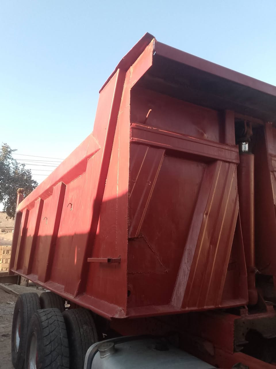 للبيع أو مراوس بدي مربع بسعر مناسب مكان بصره***********
