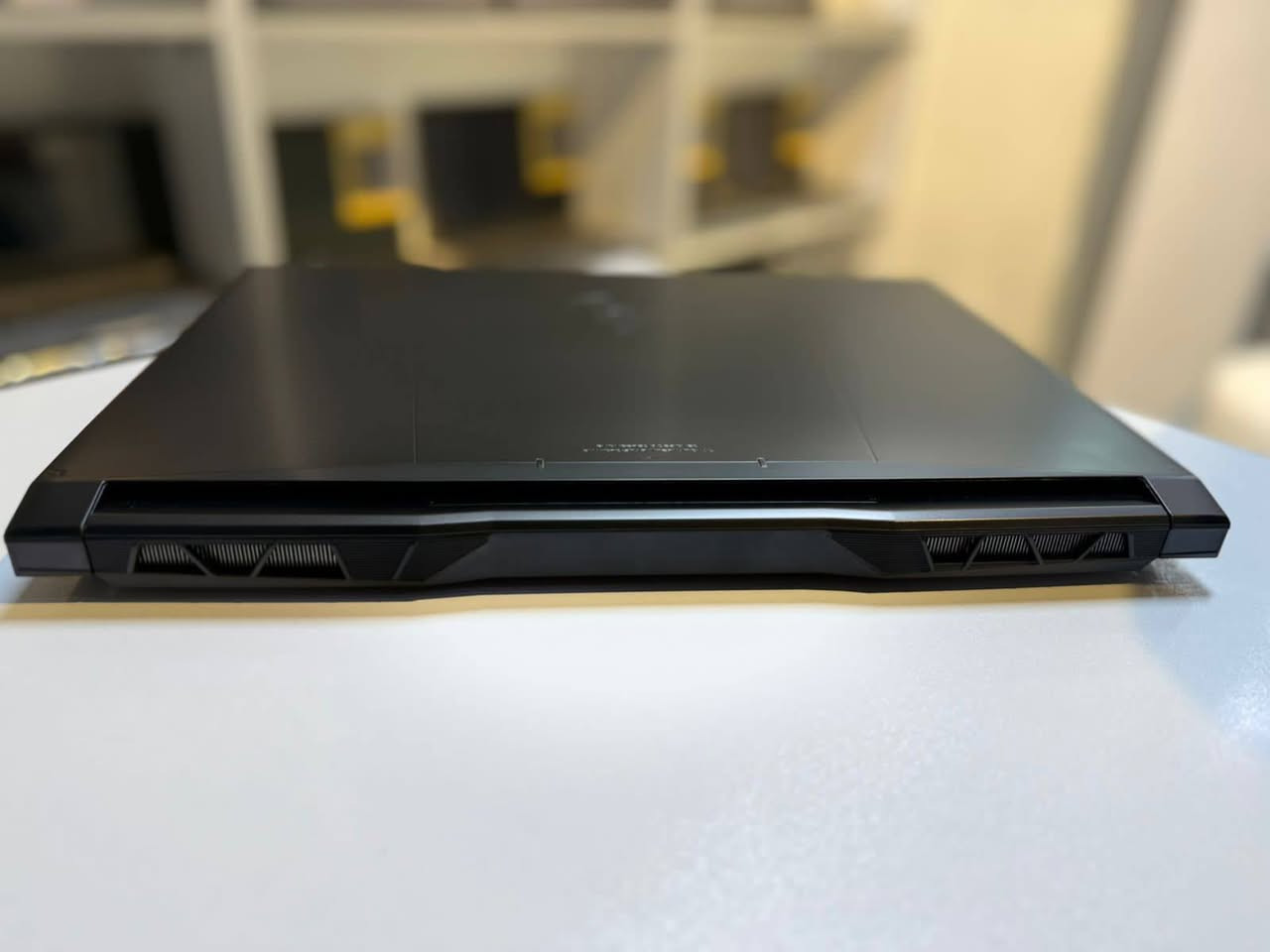 MSI Katana 15 لابتوب
المعالج : 13620-Intel Core i7 الجيل الـ 13 فئة ، قوة معالجة تشغل أي برنامج ثقيل
كرت الشاشة 4050 NVIDIA RTX بسعة 6GB وبقوة 105 كاملة، يدعم تقنية 3 DLSS اللي تضاعف لك الفريمات بالألعاب
الذاكرة (16GB DDR5 :(RAM أحدث وأسرع جيل رامات بالسوق، تفرق بفرق شاسع عن الجيل القديم).
الشاشة: 15.6 إنش FHD بتردد 1442 (سلاسة بالألعاب السريعة والمواجهات، بدون أي تغواش).
الهارد : 512GB SSD NVMe (سرعة إقلاع وتشغيل ألعاب بثواني).
الكيبورد : إضاءة RGB عربي / إنكليزي كاملة، مظهر يجنن

📤.السعر: 1,395,000 دينار فقط
الهدايا حقيبة مميزة + ماوس جيمنج هدية
التوصيل مجاني لكل محافظات العراق يوصلك خلال 24 ساعة بس)
!!!! ضمان فحص قبل الإرسال الجهاز ينفحص قطعة
قطعة قبل لا يطلع من يمنا
ضمان فحص أمام المندوب من يوصلك الجهاز، افتحه شغله، افحص النظافة والمواصفات براحتك،
ضمان استبدال أسبوع كامل لو ظهر أي خلل مصنعي الجهاز يستبدل فوراً بنفس الموديل
***********  رقمي موجود واتساب
