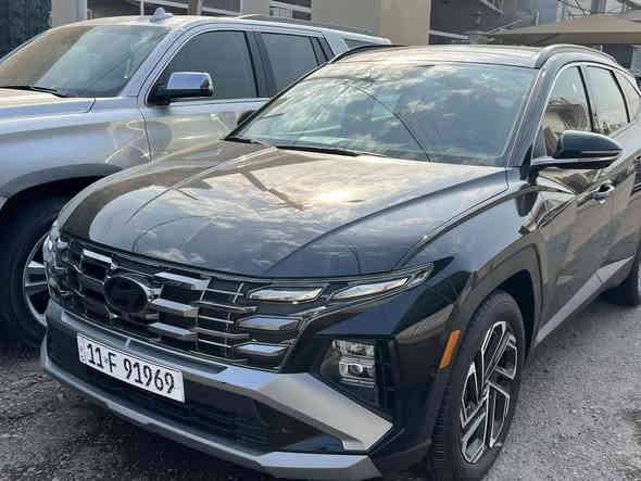 السلام عليكم….
🔹توسان وارد امريكي 
🔶موديل 2025
🔹ماشية:4 الاف بعدها زيرو
🔶مكينة 2500 
🔴مواصفات اعلى صنف شنو شي بالك بيها ( بانوراما،داتا شو ،كشنات امامي وخلفي تدفئة تبريد،٥ كامرات ، كيجات ديجتال، كير ماوس وره الستيرن، صندوك كهرباء، حساسات + رادارات امامي وخلفي وجانبي ، تشغيل عن بعد ، تتقدم وتترجع عن طريق البصمه، ، هزازات بالكشنات والستيرن ويه الحساسات تنهز من ترجع او تتجاوز الخطوط مال شارع، اوتو بارك، شحن لاسلكي ، خزن ميموري كشنات ، كاربلي بلوتوث ، داخل ٢٤ لون وبعد كلش هواي بيها مواصفات …..)

🔺السيارة : بيها صبغ جاملغ خلفي وباب خلفي يمين ( بجم كبس ولا برغي مفتوح غير الباب وجاملغ خلفي ووماشيه بعدها ٤ الاف 

🔸ترقيم جديد البارحة ترقمت بأسمي تحويل مباشر 

✖️مكان السيارة : بغداد 

💲السعر :24,500$ وبيها مجال للشراي 

✔️شراي اتصل رصيد او واتساب وتدلل ماسنجر ميشتغل 
***********
