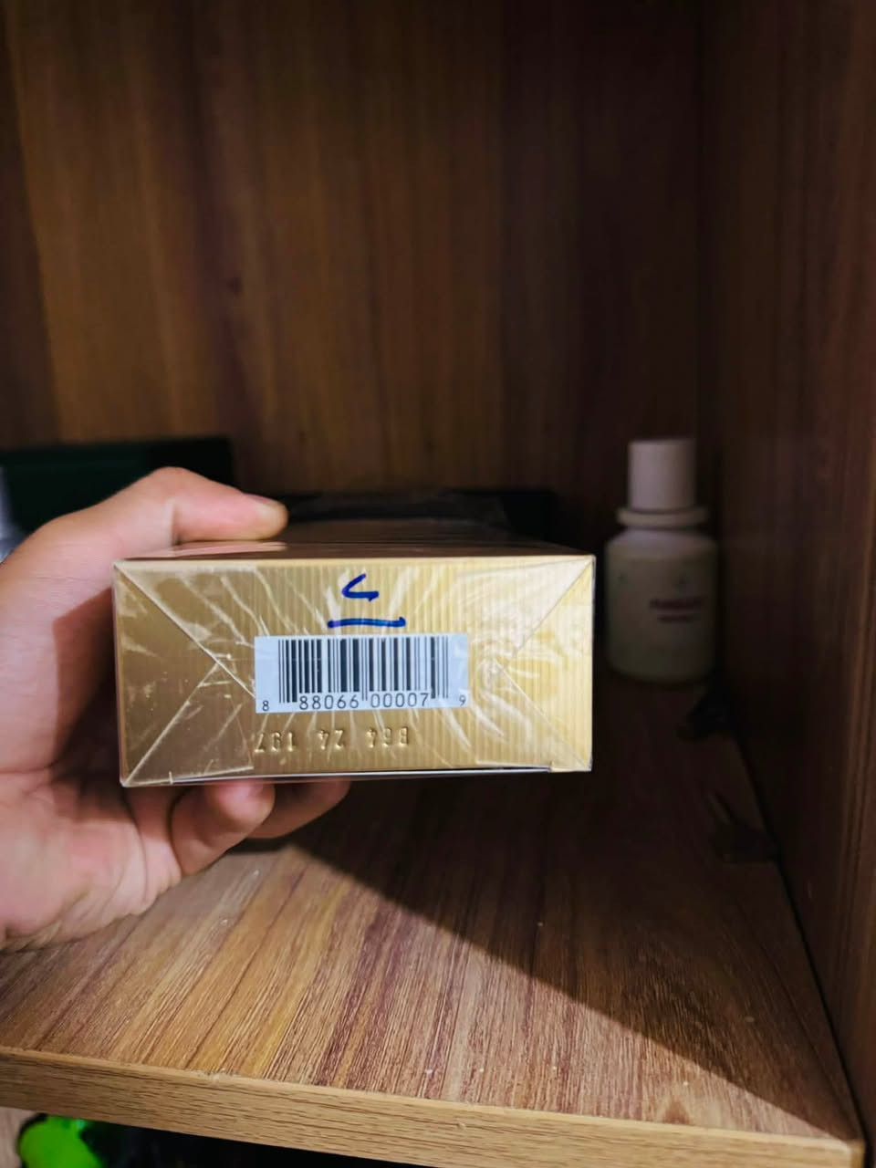السلام عليكم
توم فورد مستخدم رشات عارضه 180 للعلم اخذته 220 وماعجبني عطره


**إذا كنت صاحب هذا الإعلان وتريد حذفه لأي سبب، رجاءا أرسل رسالة إلى الدعم الفني**