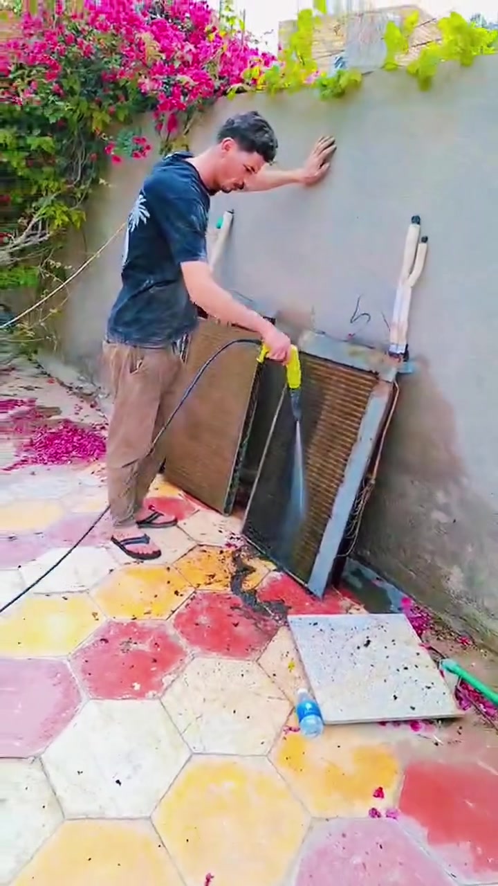 🔧☀️
مع دخول فصل الصيف لا تخلي أعطال التبريد تفاجئك!

احمد هادي  غسل وتنصيب وصيانة بخدمتكم دائمًا 🔥❄️

لا تخلي الأعطال تفاجئك، نظّف شبكتك وخليها جاهزة للشغل المرتب 💧❄️

تنصيب • صيانة • غسل وتنظيف
شغل مضمون وخدمة طيبة بأسعار مناسبة �

***********
