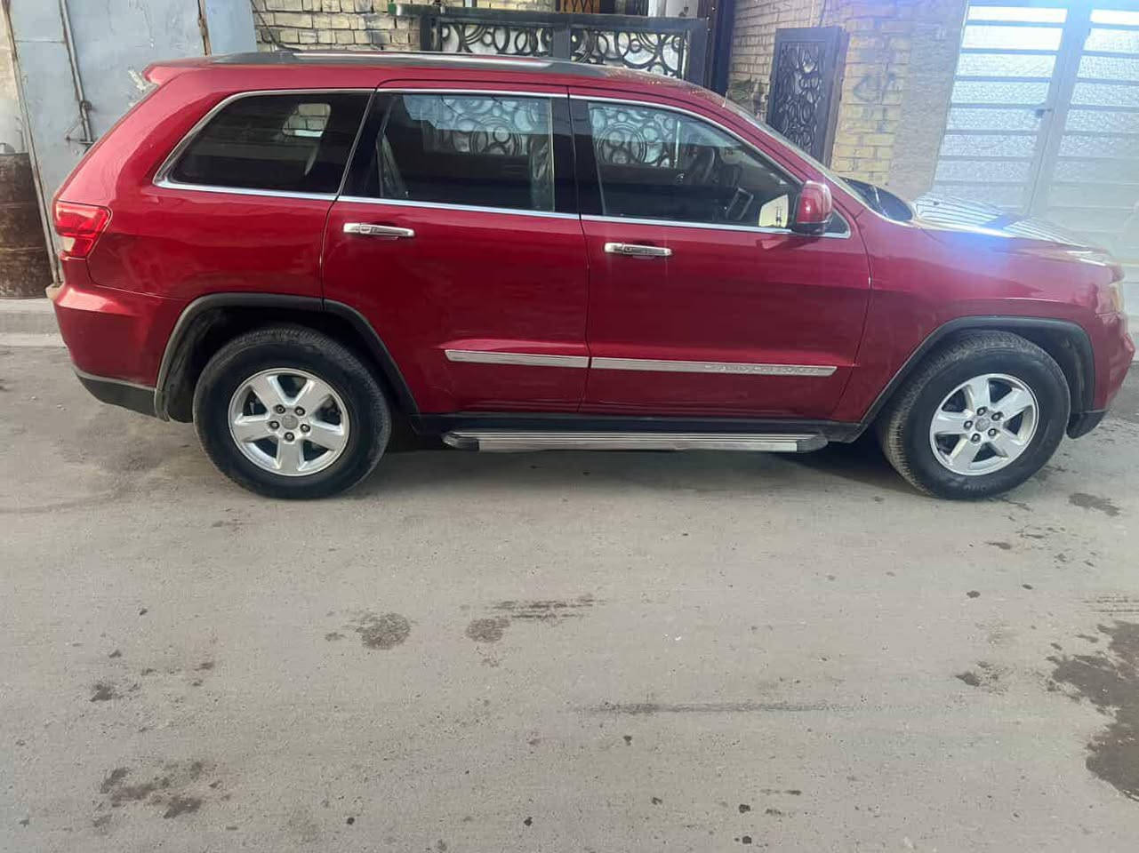 السلام عليكم من رخصه مدير الكروب جيب لاريدو موديل 2011 مراوس بسورنتو بيهة قطعتين صبغ فقط بدون ضربه فقط صبغ كير محرك كفاله وترايك من البصره الزاخو منضومه تبريد كلهة جديده ومسويلهة ادامه بلكات نوزلات مجاول جويتر فيت بم كله جديد السياره خير من الله الاستفسار خاص او الاتصال على الرقم ***********
