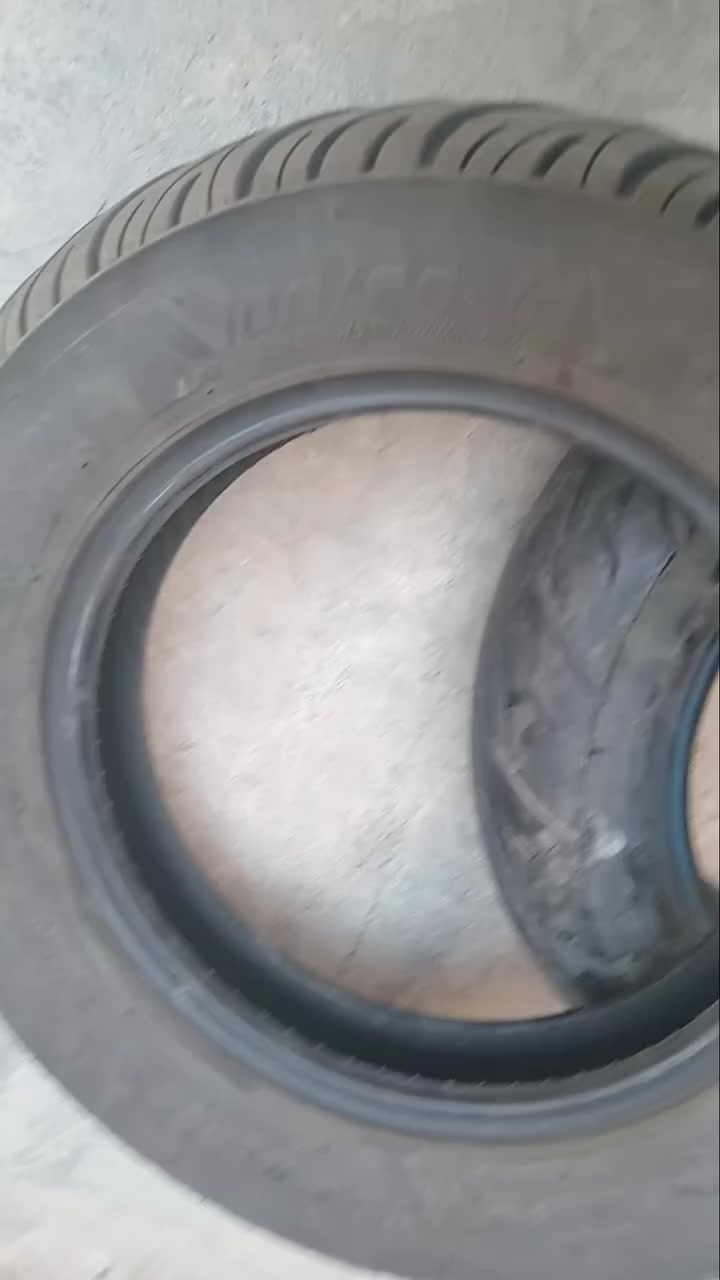 السلام عليكم زوج تايرات مثل ما موضح بالفديو والصور 
مكاني شارع حيفا


**إذا كنت صاحب هذا الإعلان وتريد حذفه لأي سبب، رجاءا أرسل رسالة إلى الدعم الفني**