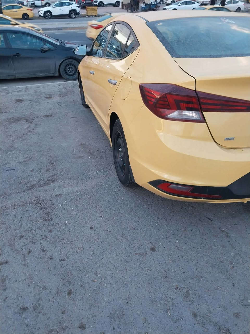 السلام عليكم للبيع النترا موديل 2020مكان واسط #الصويرة سعر 128 وبيه مجال رقم ***********
