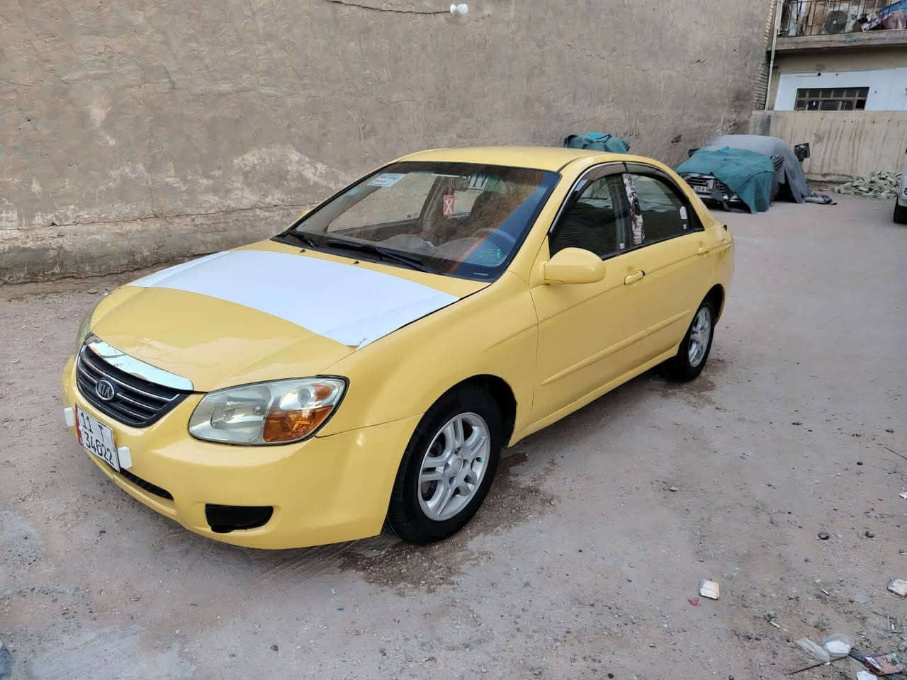 السلام عليكم كيا سبكتره موديل 2007 رقم بغداد انكليزي تحويل ثاني يوم وارد امريكي سياره حادثها جاملغ امامي مصفرة هيئة وغرامه مكينه 200دوش مكينه وكير وحداديه وتخم تاير وكهربائيات وتبريد مكفولات سياره كل نقص مابيها السعر 68 بيها مجال لشراي  شيء بسيط رقم الهاتف *********** مكان السياره كربلاء اخوان مكلف
