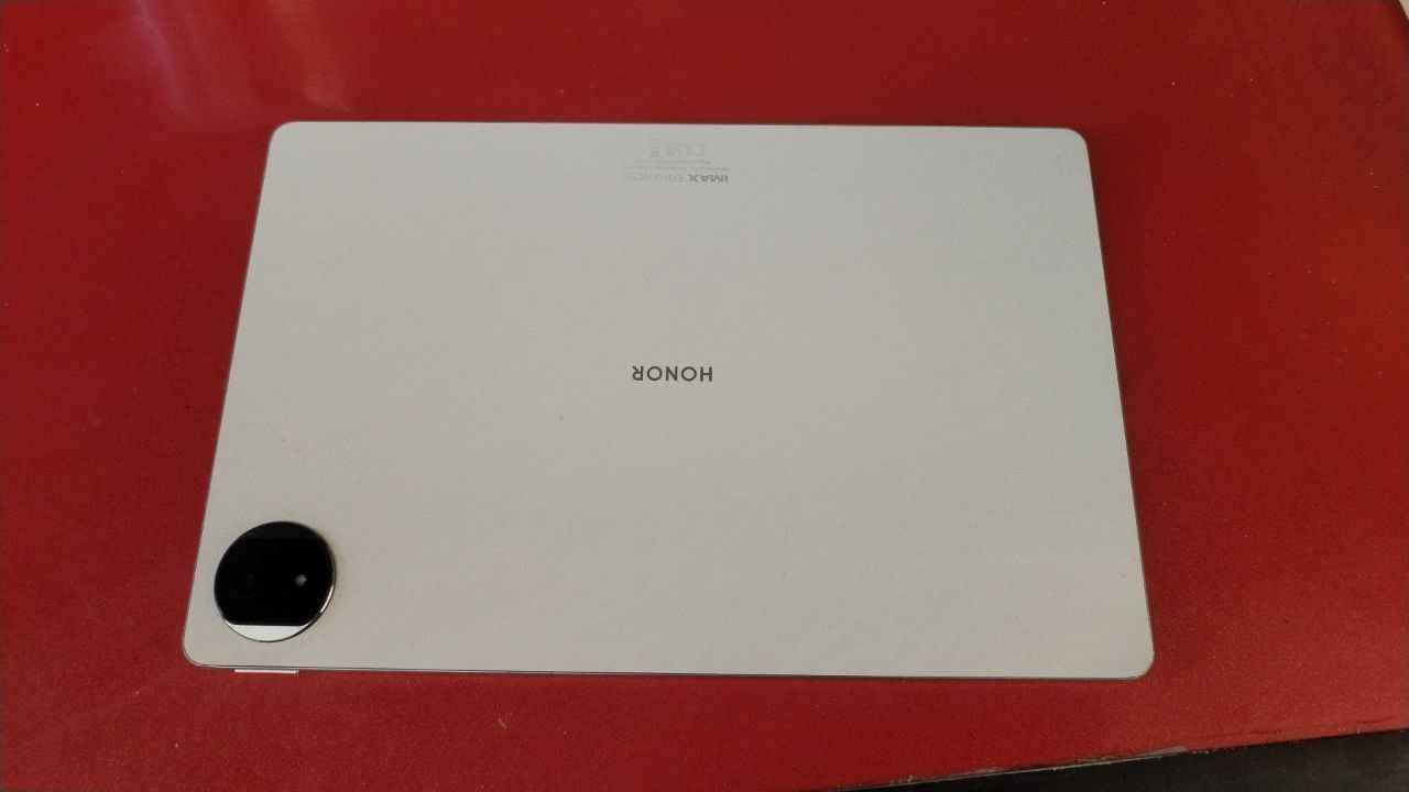 سلام عليكم ايباد honor magic pad 2 مستعمل شاشة مكسورة بس ما بي شي شغال اني شتريته 850الف رجأن لا تكسرون بسعرة الايباد صح مكسورة الشاشة بس ما مستعمل هواي
السعر 700 وبي مجال بسيط
الشاشة12.3 بوصة - 144 هرتز - OLEDالذاكرة الداخلية256 أو 512 جيجابايت أو 1 تيرابايتالرام8 أو 12 أو 16 جيجابايتالكاميرا13 ميجابكسلالمعالجSnapdragon 8s Gen 3البطارية والشحن السريع10050 مللي أمبير - 66 واط 
عنواني كوت يوجد توصيل 
للاستفسار اكثر هذا رقمي *********** دهل اوران, واسط
