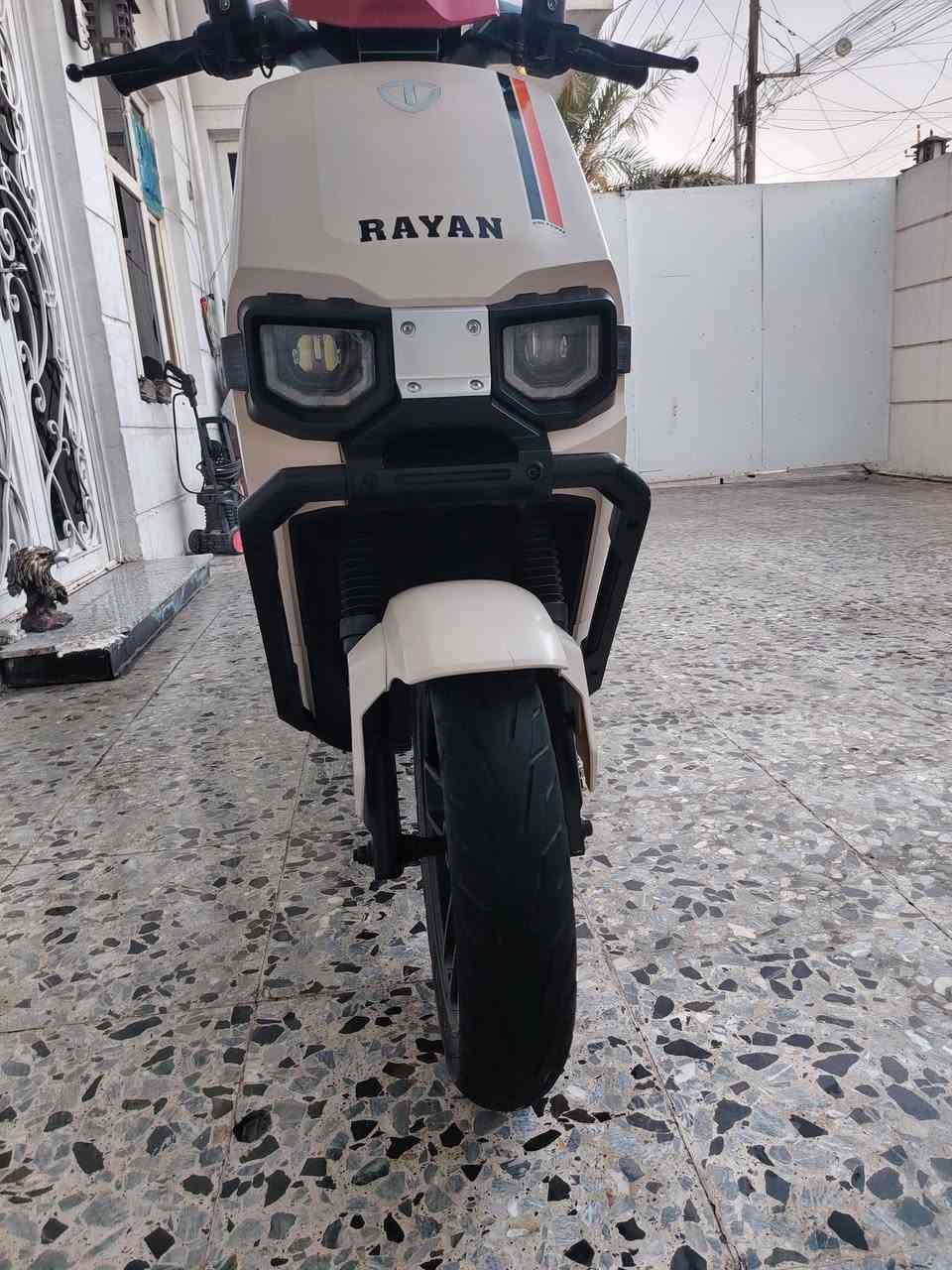 🔥🔥 سلام عليكم للبيع دراجه شحن الريان وحش الكون دراجه جديده بيه دبل اشاره لايت زنون عالي ناصي بيه مثبت سرعه هورن بريك أمامي خلفي دسك بطاريه 6 دبل مصطره لاصليه ملف 2000واط حقيقي سرعه80 بصمتين شاشه دجتل الحديثة والون المميز اتصل عله رقم ***********
