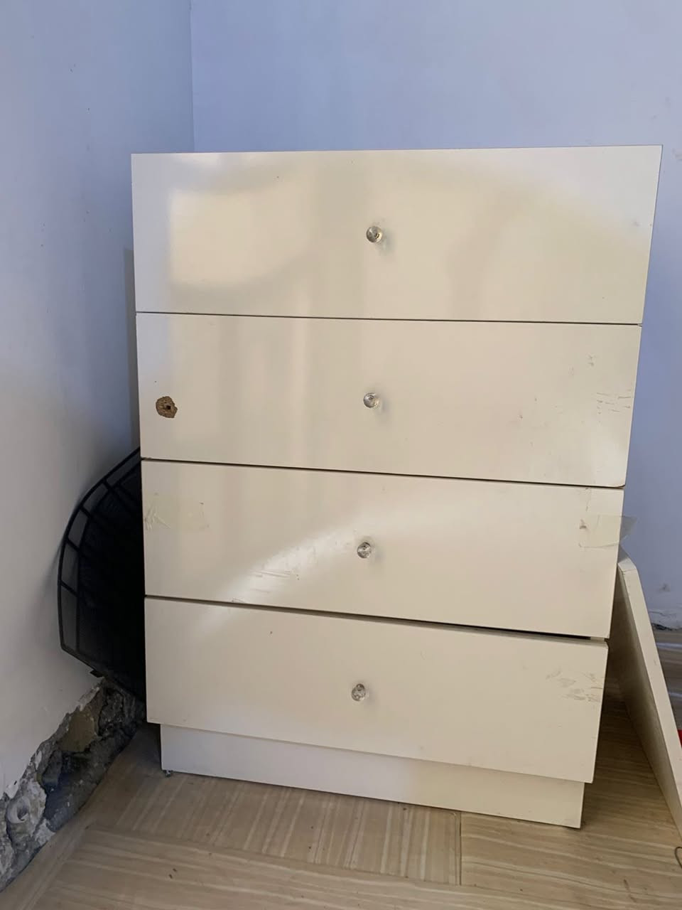 🔨 تنصيب غرفة خشب – عمل مرتب ومتقن

تم بعون الله تنصيب غرفة خشب بشكل كامل وبعمل دقيق ومتين، مع الاهتمام بالتفاصيل وثبات التركيب ليكون العمل قوي ومرتب.

نقوم بـ:
✔️ تنصيب غرف خشب
✔️ تركيب غرف جاهزة
✔️ فك ونقل الغرف
✔️ أعمال تركيب وصيانة متنوعة

العمل يتم بخبرة واهتمام حتى تكون النتيجة كما ترون 👌
للاستفسار والحجز راسلنا على الخاص. او الرقم ***********

:
#تنصيب_غرف #غرف_خشب #تركيب_غرف #غرف_جاهزة #خدمات #اعمال_تركيب #البصرة #اعمال_البصرة #خدمات_البصرة #مقاولات #اعمال_يدوية #بناء
