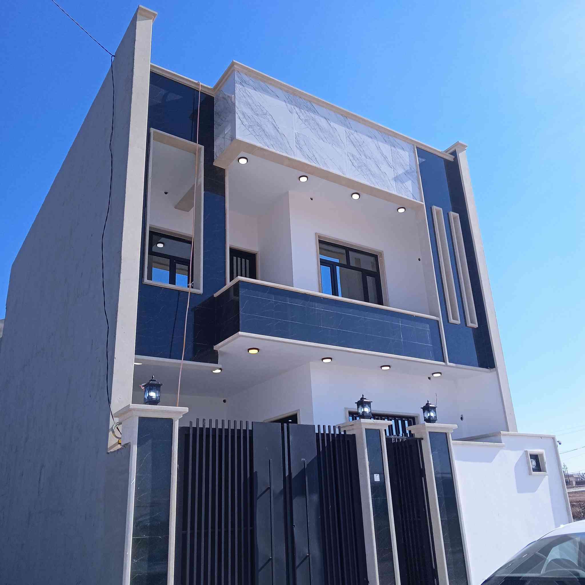 عروض مكتب انوار الخير 
دار للبيع جمعيه زراعه 
وصل جمعيه
مجاور جمعيه نخيل
على طريق دهوك
مساحه 150 متر
طابق ونص
طابق الول استقبال ومطبخ وهول
وغرفتين نوم وصحيات
********
طابق ثاني غرفتين نوم وهول وصحيات 
نضام دكتات
***********
***********
ابوعمران العقار
