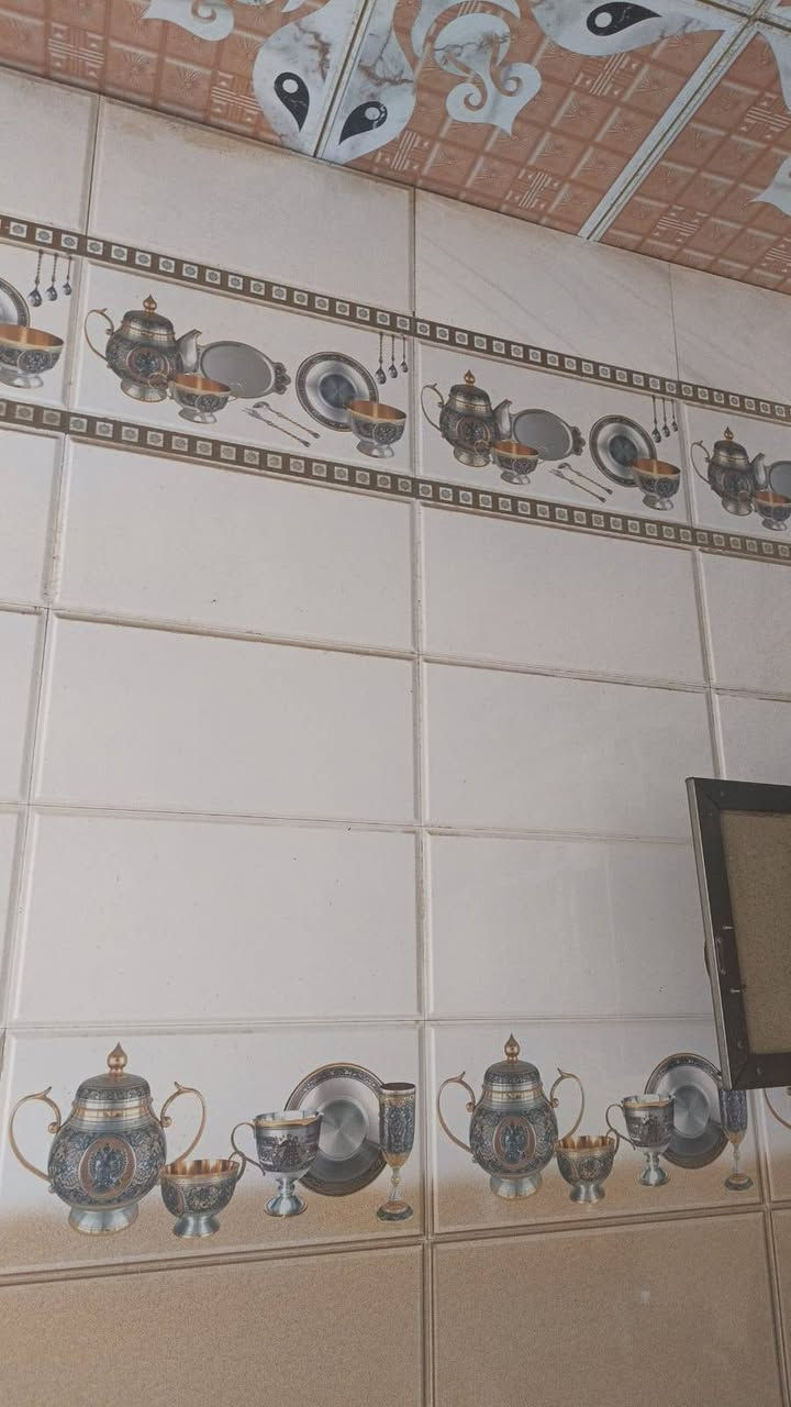 السلام عليكم ورحمة الله
بيت زراعي 140متر الوجه 8 النزال 17ونص
القاط الاول يحتوي على غرف نوم عدد 2
وصاله ومطبخ وستقبال وصحيات 
القاط الثاني 
صله كامله وغرفتين نوم واصلات مرحلت البخ 
موقع البيت حي العسكري بعد فرع مدرسة الحشد 
للاستفسار 
***********
***********
