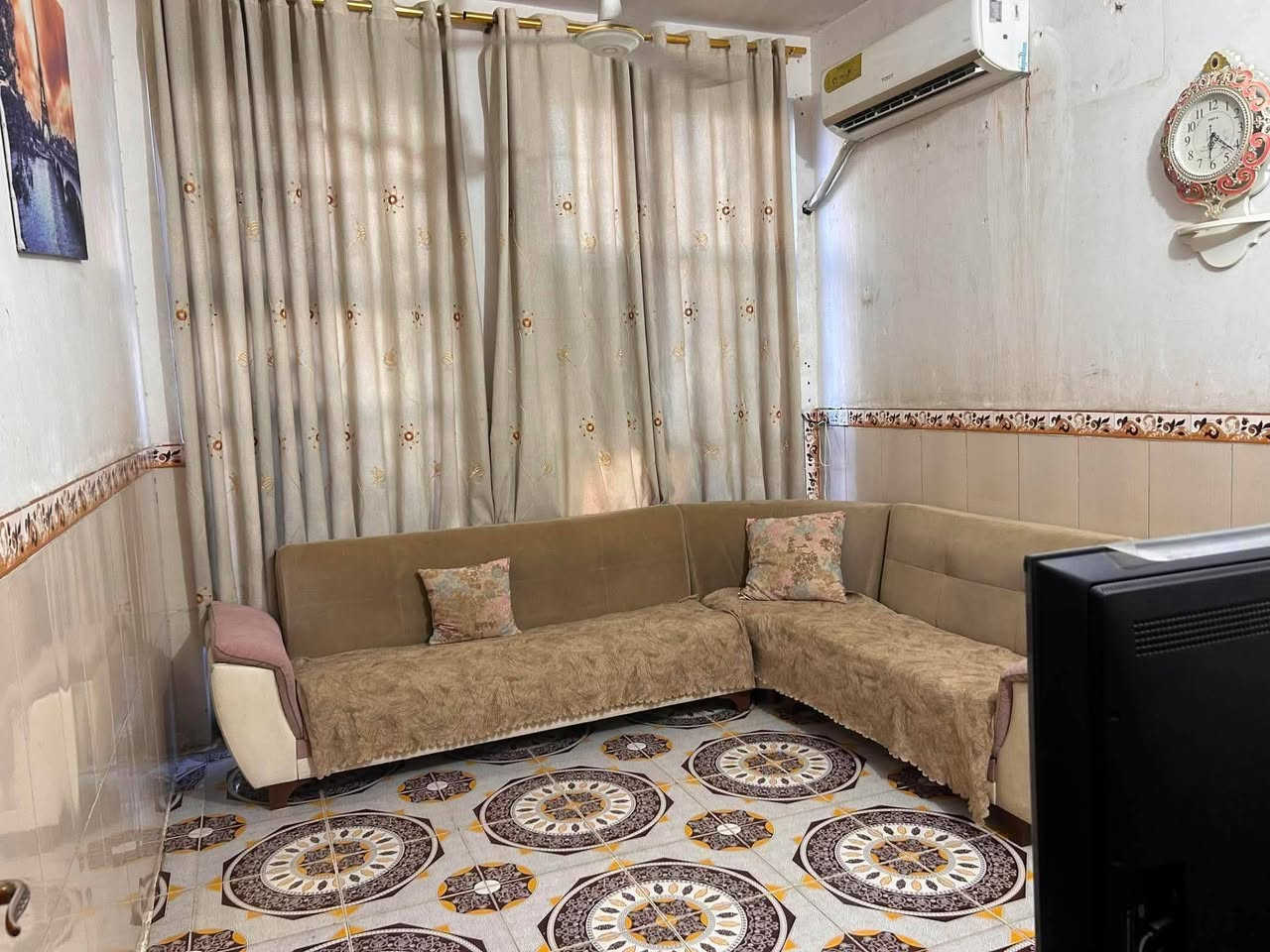 دار للبيع 100م  5x20 طابو زراعي حي الامام قرب المستوصف
طابقين غرفه فوك وغرفة جوه .عرض الشارع ٨ م 
السعر ٩٠ وقابل للتفاوض للاستفسار***********
