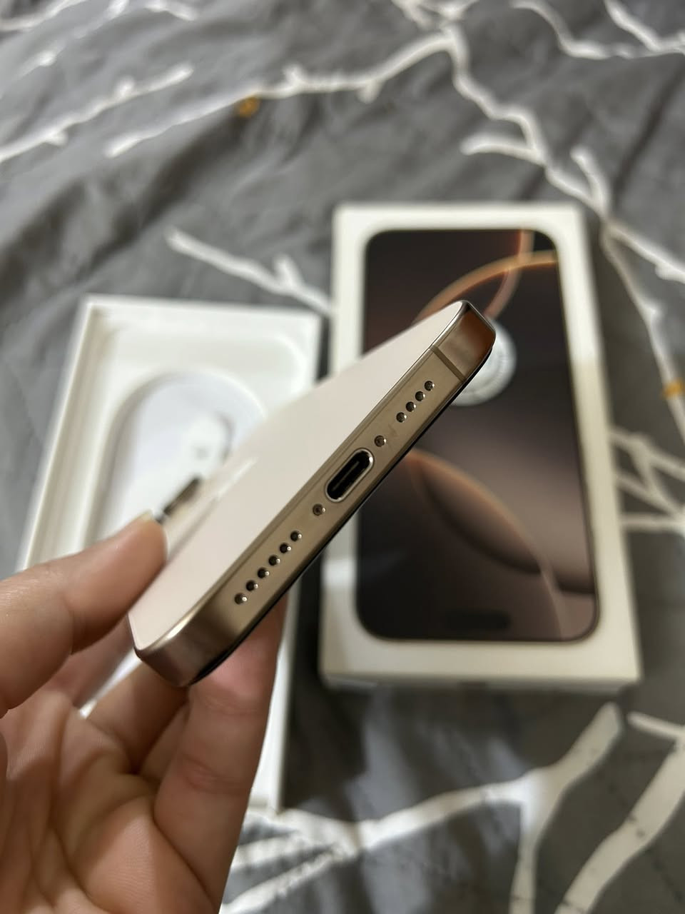 ١٦ برو ماكس ذاكرة ٢٥٦ بطاريه ٩٢
جهاز جداً نضيف شخط مابي على الفحص
عربي شرق اوسط ماستر 
سعر مليون و٢٩٠ نهايته
من بغداد ***********
