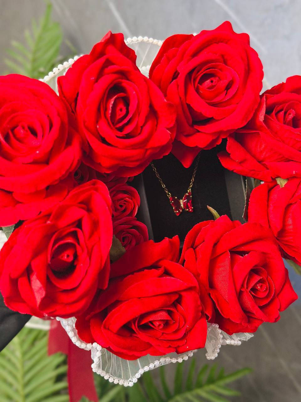 اجمل بوكي ممكن تشوفوها بمناسبة الفالنتاين 🌹🦋❤️
الورد لغة لا تفهمها إلا القلوب المحبة.. واليوم حبيت أهدي لقلبي قطعة من الجمال تشبه روحها. كل عيد حب وإنتِ النبض اللي يحييني ❤️🌹🦋.
بين رقة الورد ولمعة الفراشة، ضاعت كل كلمات الوصف.. كل عام وحبنا يزهر وما يذبل أبداً 🌹🦋💎
بين حُمرة الورد ونعومة الفراشة، حكاية حب ما تنتهي.. أقدملك قلبي قبل هديتي ❤️💍"

مع كارت عبر بهدية تحچي عنك 💌

سعر البوكي ٢٥ الف
🚘يوجد خدمة توصيل لجميع محافظات العراق ٤ الاف🚘


**إذا كنت صاحب هذا الإعلان وتريد حذفه لأي سبب، رجاءا أرسل رسالة إلى الدعم الفني**