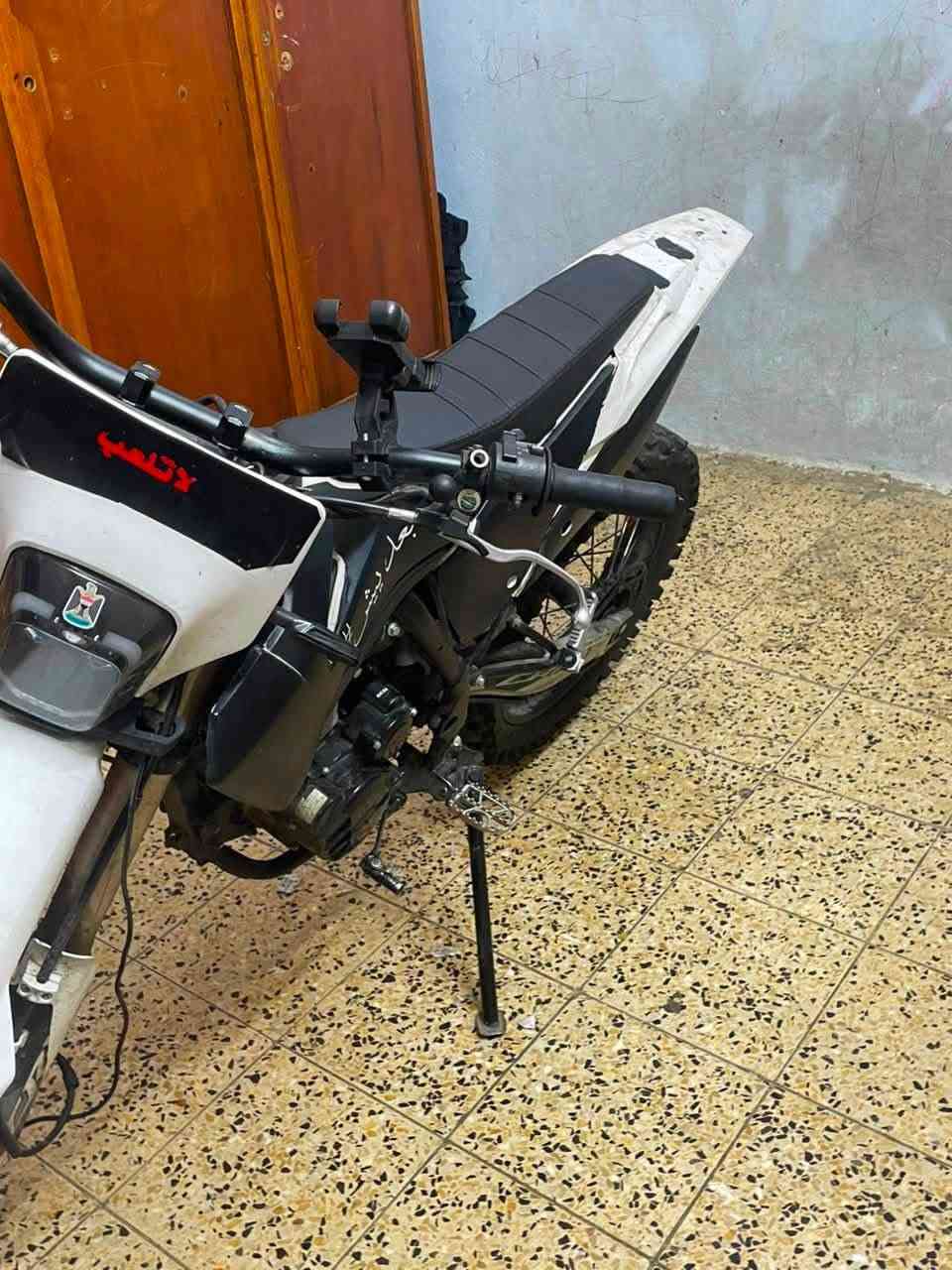 السلام عليكم دراجه  CRX 350 مكفوله كفاله عمه نقص بس فج عمبار خلفي دراجه نشطه وجديده موديل 2025 سعر 15000 مليون ونص وبيه مجال حك جيه مكاني بغداد مدينه الصدر 🤍


**إذا كنت صاحب هذا الإعلان وتريد حذفه لأي سبب، رجاءا أرسل رسالة إلى الدعم الفني**