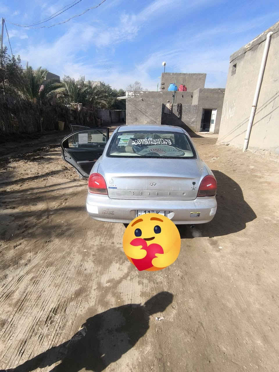 السلام عليكم سوناتا ٢٠٠١ مكفوله من الكص مصبوغة عام اثر جراد رقم بغداد دولي باسمي سنوية لل٢٠٢٨ هزة جديدة باسمي شخصيا تخم تاير كير محرك شرط مابيها اي نقص للاستفسار الاتصال على الرقم *********** مكان السيارة الديوانية
