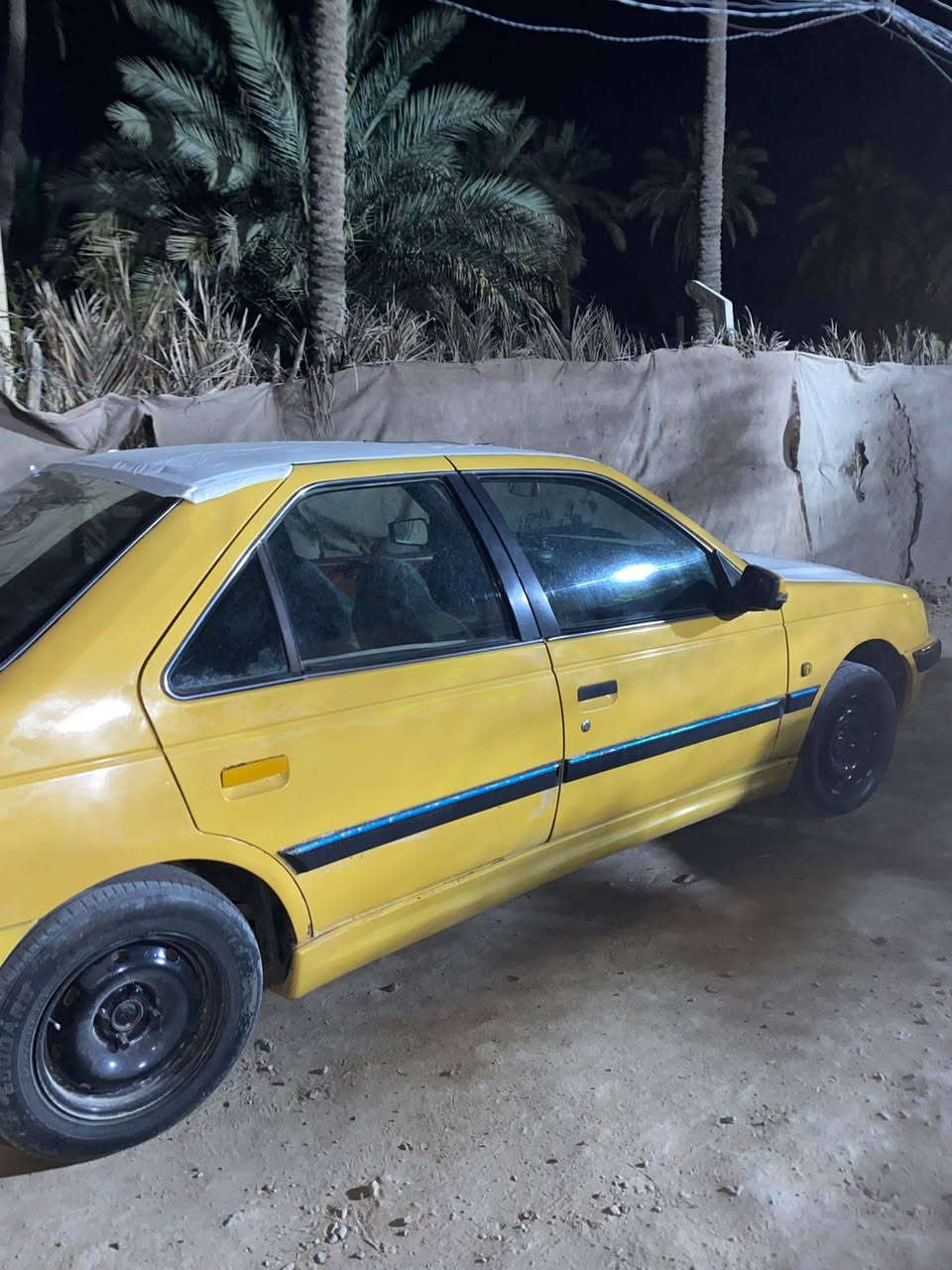 السلام عليكم 
بيجو بارص 2013
مكينه جديده بعدها عل سحك البارحه شديته ايساكو
كير يخبل تدفئه تبريد شغال 
رقم واسط راعيه موجود يريد مداور 
مكاني كربلاء
للبيع او مراوس بسايبه سعرها 30
***********
