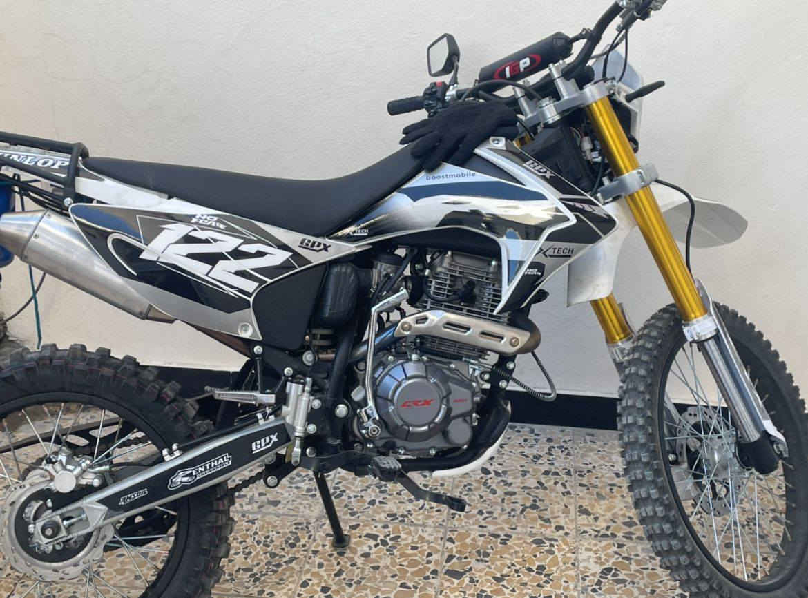 سلام عليكم دراجه قفاز CRX محرك 300 دراجه جديده ماشيه 860 
سعر الدراجه 1780 مكان الدراجه بغداد البلديات رقم ***********
