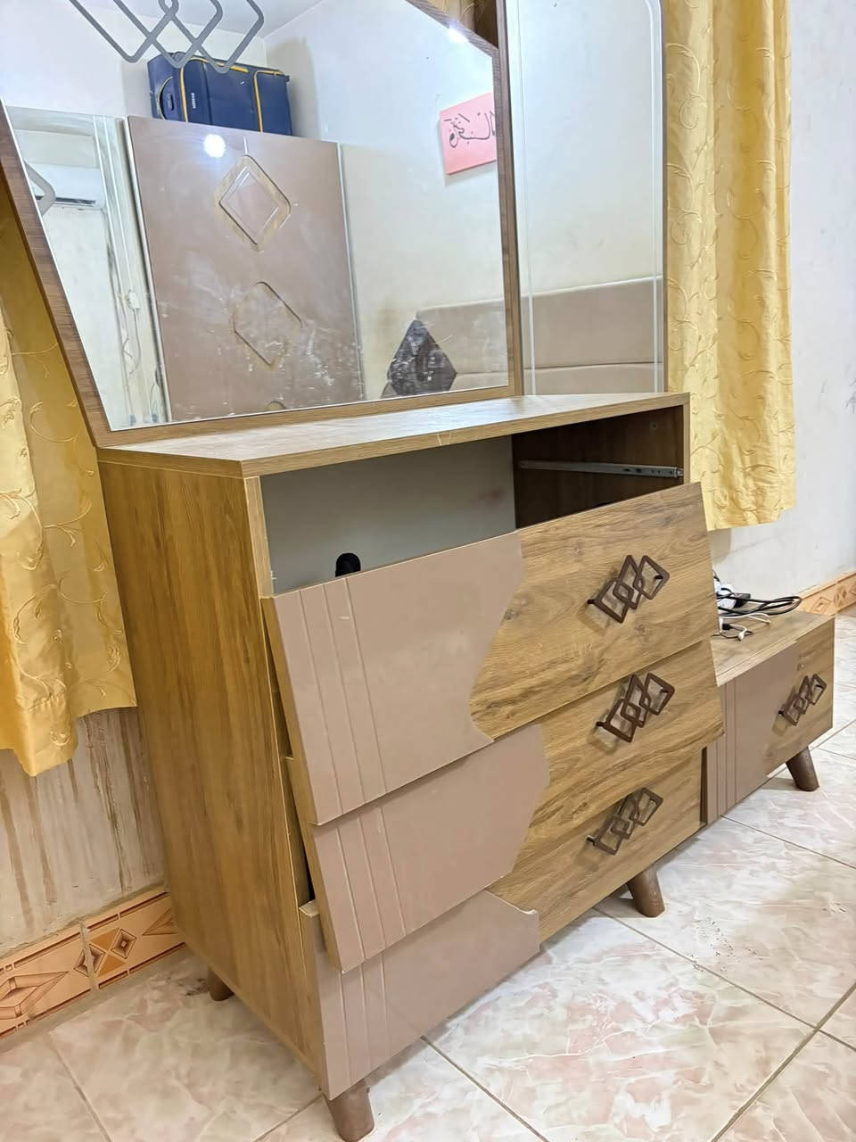 سلام عليكم غرفه للبيع بسعر مناسب جداً للتواصل على خاص وضرر واضح في صور فقط مكاني الديوانية


**إذا كنت صاحب هذا الإعلان وتريد حذفه لأي سبب، رجاءا أرسل رسالة إلى الدعم الفني**