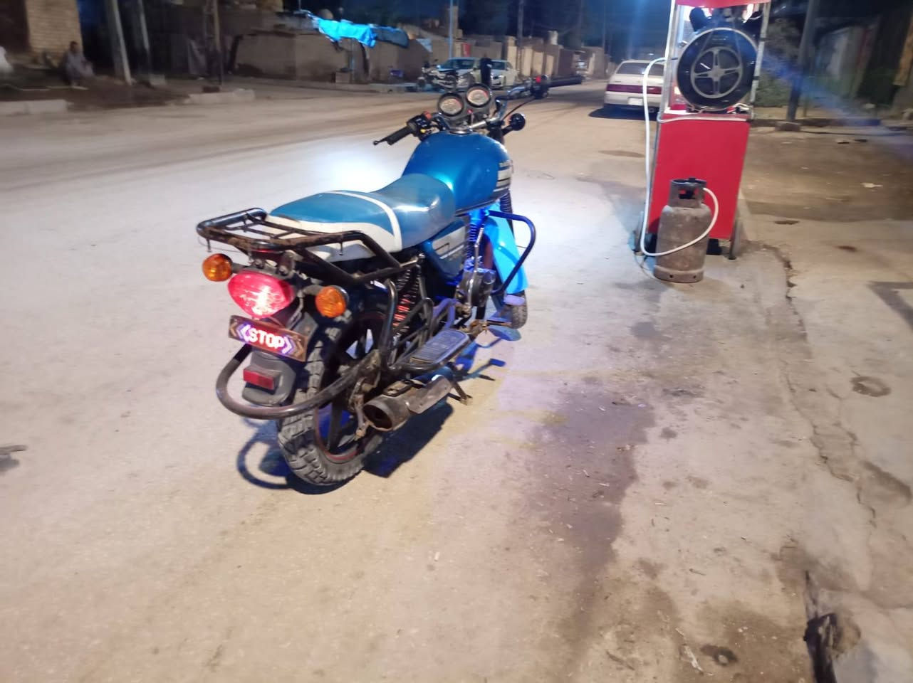 سلام عليكم دراجه 
تاي وان 
جديده استخدام قليل 
الناصريه حي الفداء شارع المدارس ***********
سعره مليون و250
وبيه مجال
