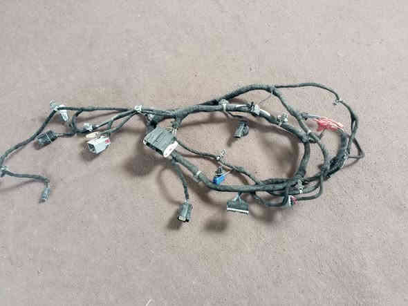 السلام عليكم غراض ترافرس 23
باب جنطة بيها تصليح
ضفيرة جنطة Rs
كفرات داخلية باب الجنطة
ماسحة خلفية+ماطور
فراش الجنطة
للاستفسار  واتساب***********
