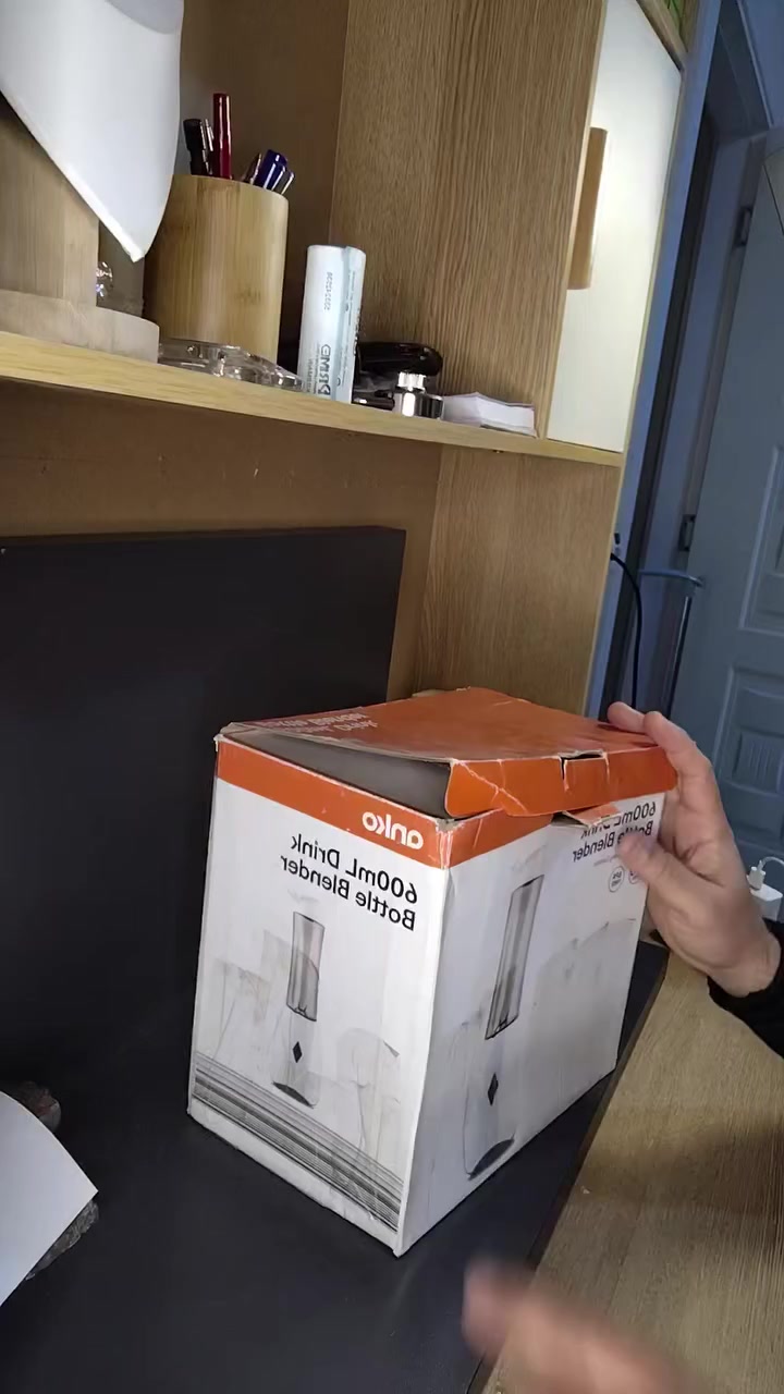 خلاط عصاير كهربائي ب 12000
توصيل كربلاء 3000 محافظات 5000
*********** واتساب أو خاص
