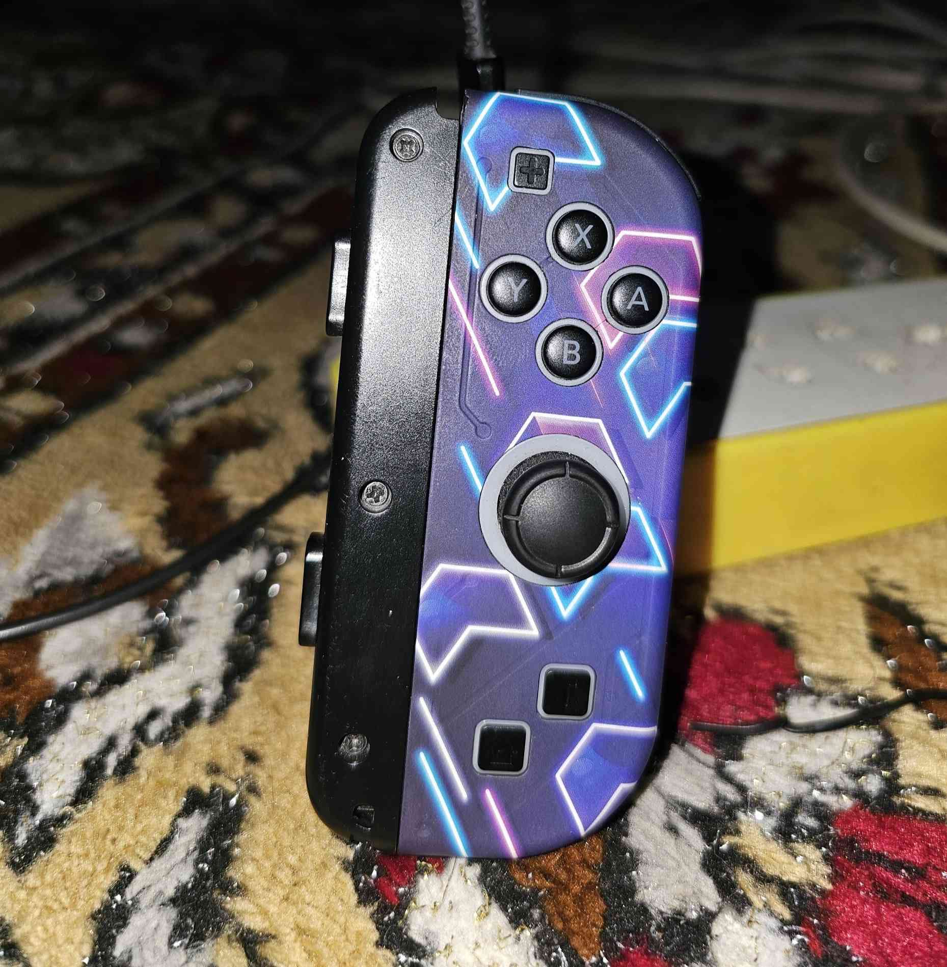 للبيع
الشفت الأيمن مال سويتش اعتقد نسخه جوي اسمها او هيج شي
اصليه شغاله


**إذا كنت صاحب هذا الإعلان وتريد حذفه لأي سبب، رجاءا أرسل رسالة إلى الدعم الفني**