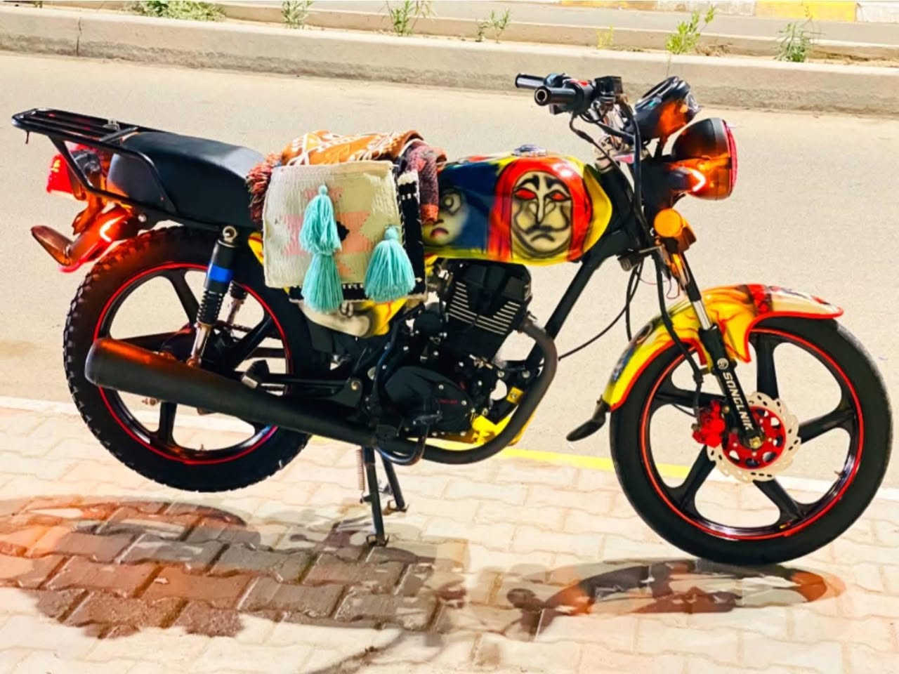 سلام عليكم للبيع شاينك مكينه 200 نكره سلف موديل 2025 وراق من لمعرض كهربائيات كلهة شغاله مانقصهة برغي مكاني بابل محاويل يم علي بن لحسين شراي يتصل *********** مو شراي لاتراسل اصلن
