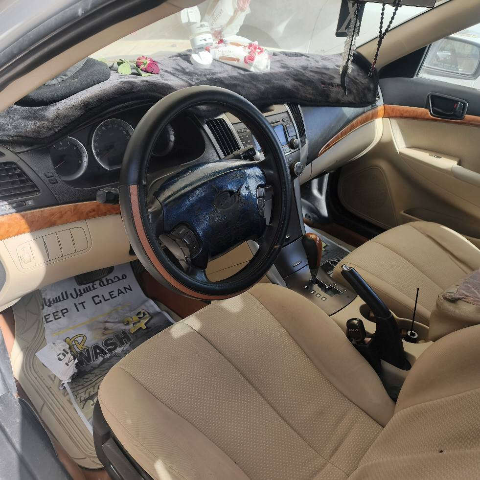 سوناتا خليجي موديل2011 السيارة ب اسمي السيارة حزام بدون دواخل شرط وصدرهة الامامي تعبان فقط ولباقي كفالة  وعندي المراية مال السايق مكسورة السعر 115  غير متواجد عل فيس *********** بلاد, صلاح الدين
