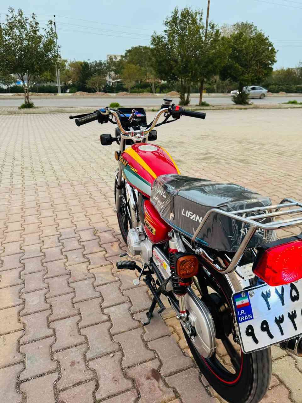 للبيع ليفان 200 نوزل إيراني اصل موديل 1403 يعني موديل 2024 دراجة زيرو ماشيه 5 الف فقط و مكفولة من كلشي مكانها ديالى خانقين و توصيل ماعندي 
*********** 
إذا مو مشتري و ما تعرف بيهن لا تخابر
