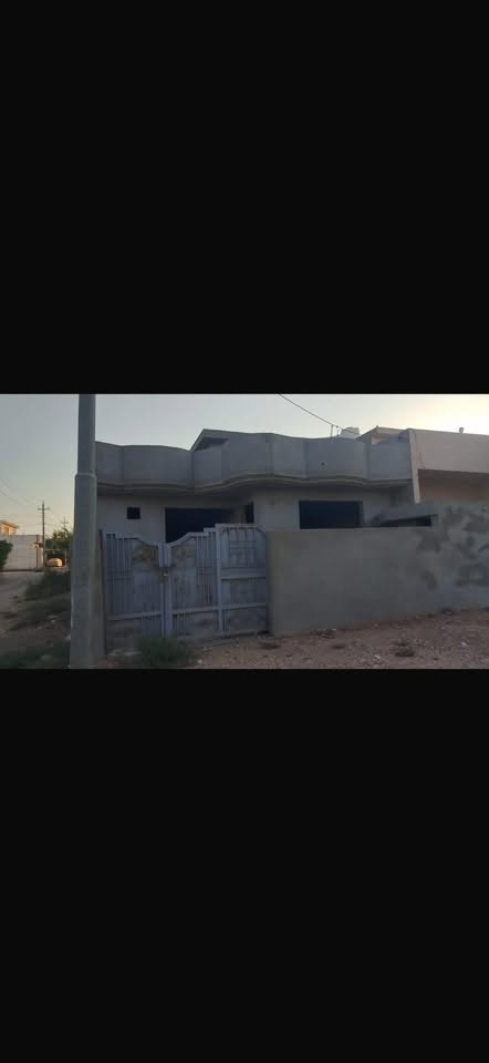 بيت هيكل للبيع في رابرين سبعه نيسان كدام اسكله خورشيد مساحه ٢٠٠متر سعر ٢٧ مليون وبي مجال  بسيط للشراي 
تتكون من استقبال و هول و مطبخ و صحيات و غرفتين
للاستفسار 
اتصال   ‭***********‬
