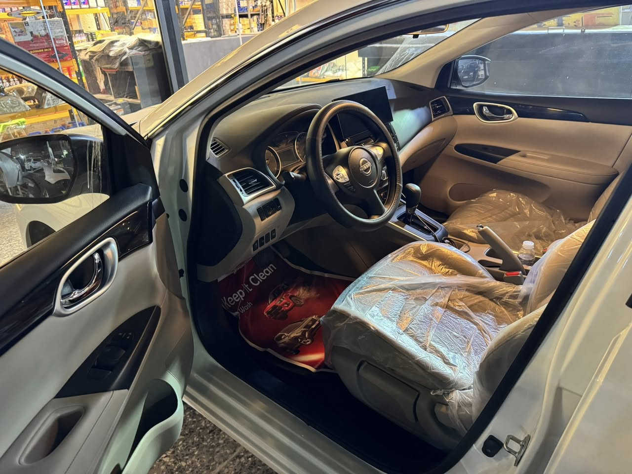 سنترا ٢٠٢٥ زيرو ماشية ٣٠٠٠ فول وكالة السور ضمان ٣ سنوات بغداد بأسمي تحويل مباشر ..فتحة .تحكمات .بروجكتر .شاشة جبيرة .كامرة .قطعتين تبريد .
السعر ١٢٩ بيها مجال بسيط 
مكان حي العامل 
***********
