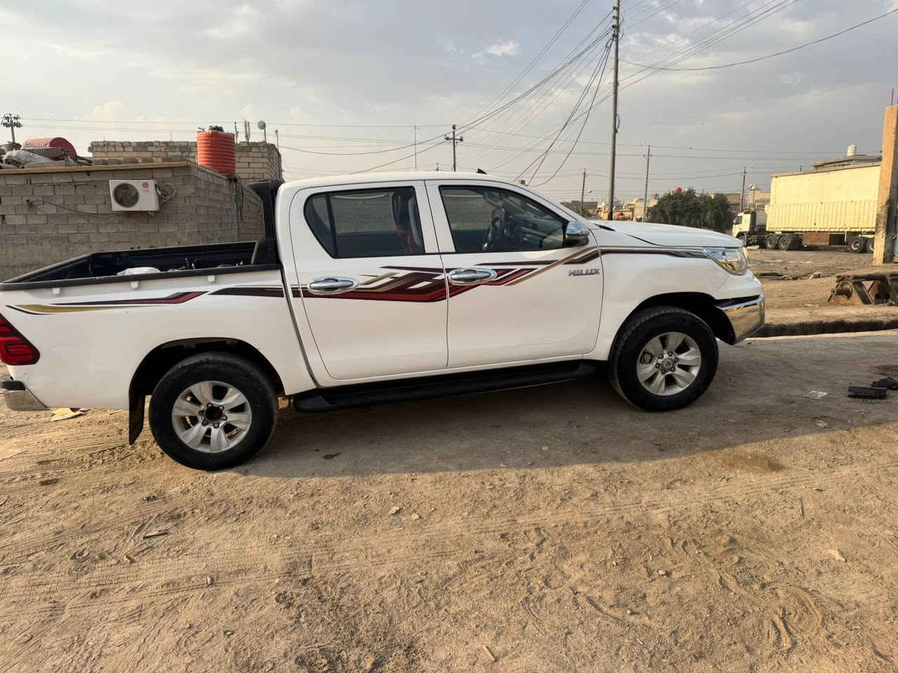 السلام عليكم 
هايلوكس 2019 
رقم بصره 
كاز 
مكفوله فقط بارد 
المكان البصره 

+964 773 217 4870
