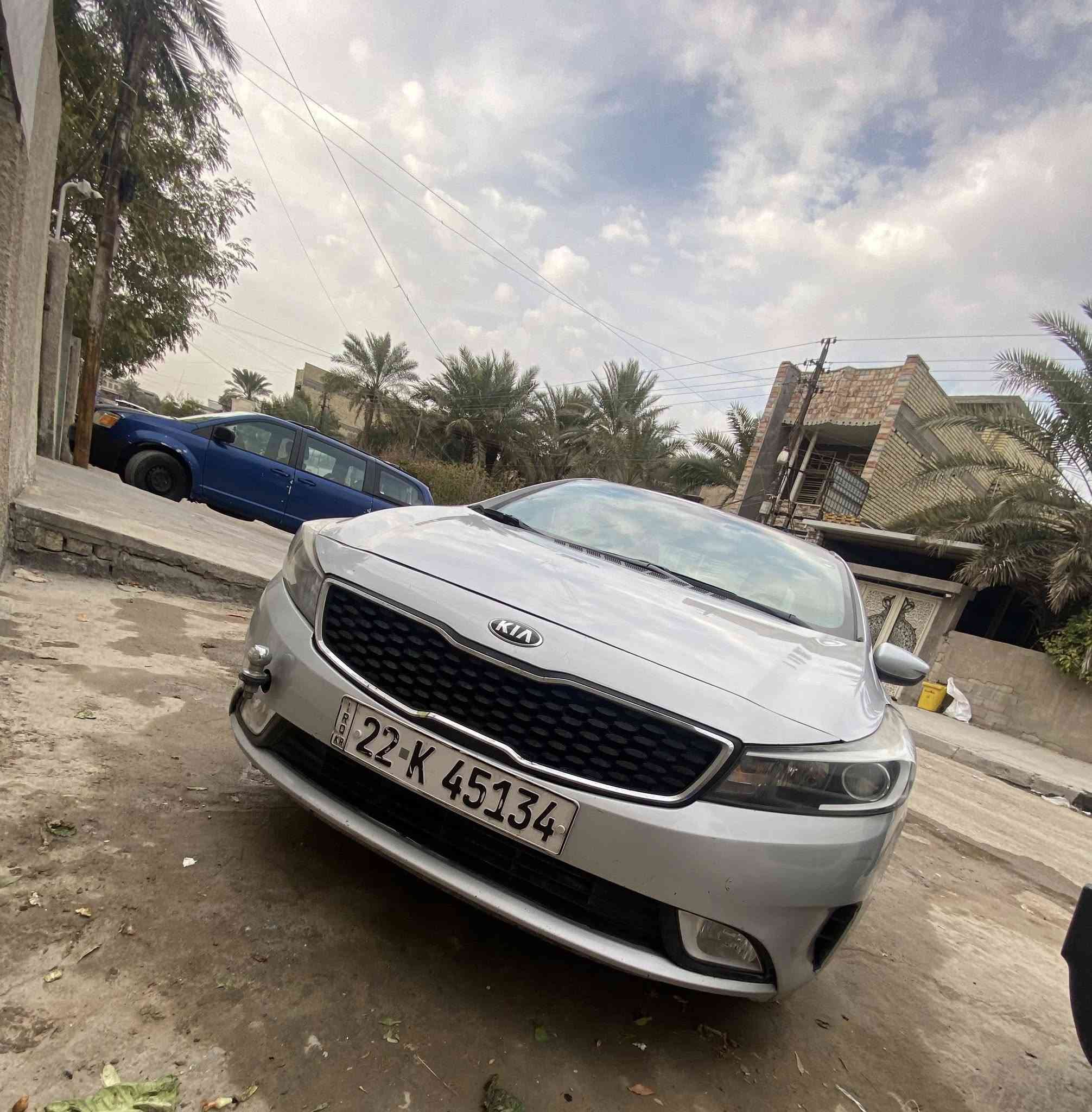 كيا فورتي 2018 اربيل باسمي تحويل مباشر ثاني يوم
مكينه وكير ومنضومه تبريد مكفولات كفاله عامه 
مكينه 2000 دوش 
الكير AT
السياره حادثه جاملغ وباب الصدر وشويه من باب خلفي بدون دواخل السياره حادثه والسونار موجودات بالصور وحادثه يرادله بولش 
السعر 120 وبيه مجال بسيط *********** واتس
