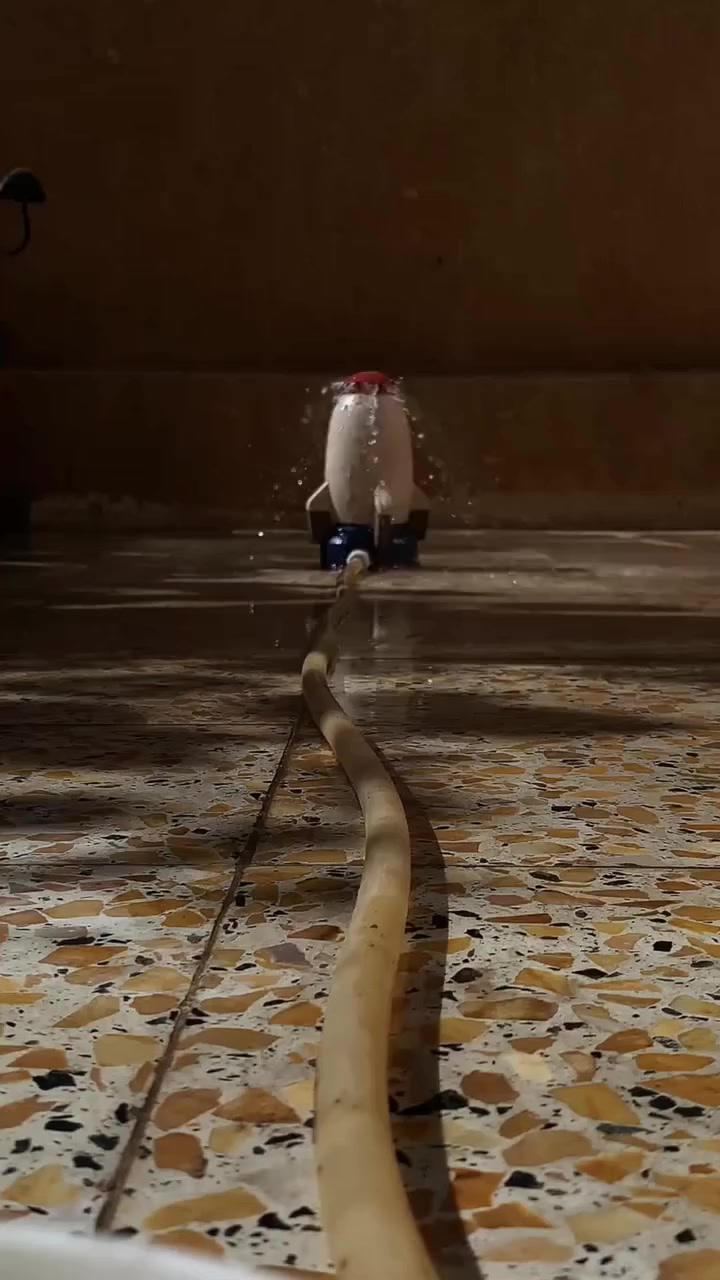 نافورة صاروخية للحدائق ✅
 
- ممتعة للصغار والكبار

- امكانية الارتفاع الى اكثر من مترين

- تعمل على الماء متوسط القوة والماء القوي

- ترتفع اكثر كلما كان الماء قوي اكثر
🛑السعر 14 الف مع الضمان ✅

#ادوات_منزلية #سقي_الحدائق #نافورة_حديقة


**إذا كنت صاحب هذا الإعلان وتريد حذفه لأي سبب، رجاءا أرسل رسالة إلى الدعم الفني**