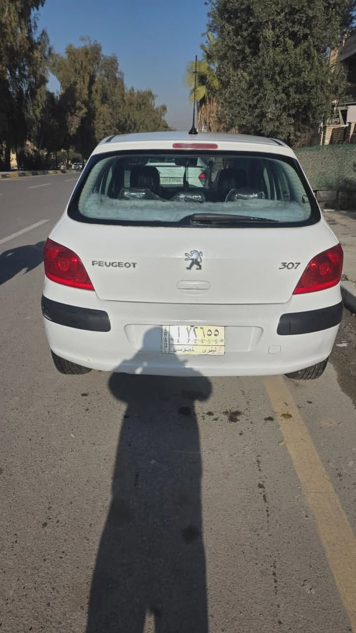 بيجو 2006
باب واحد صبغ بدون معجون
حجم 307
سنويه لي 2029
كوبون ورقي موجود
كير محرك شرط
السعر ٦٤ ومجال 
شرط التحويل
***********
العنوان موصل حي الصديق
