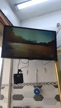 شاشة ٣٢ • LG اصلي • مجال للتوصل