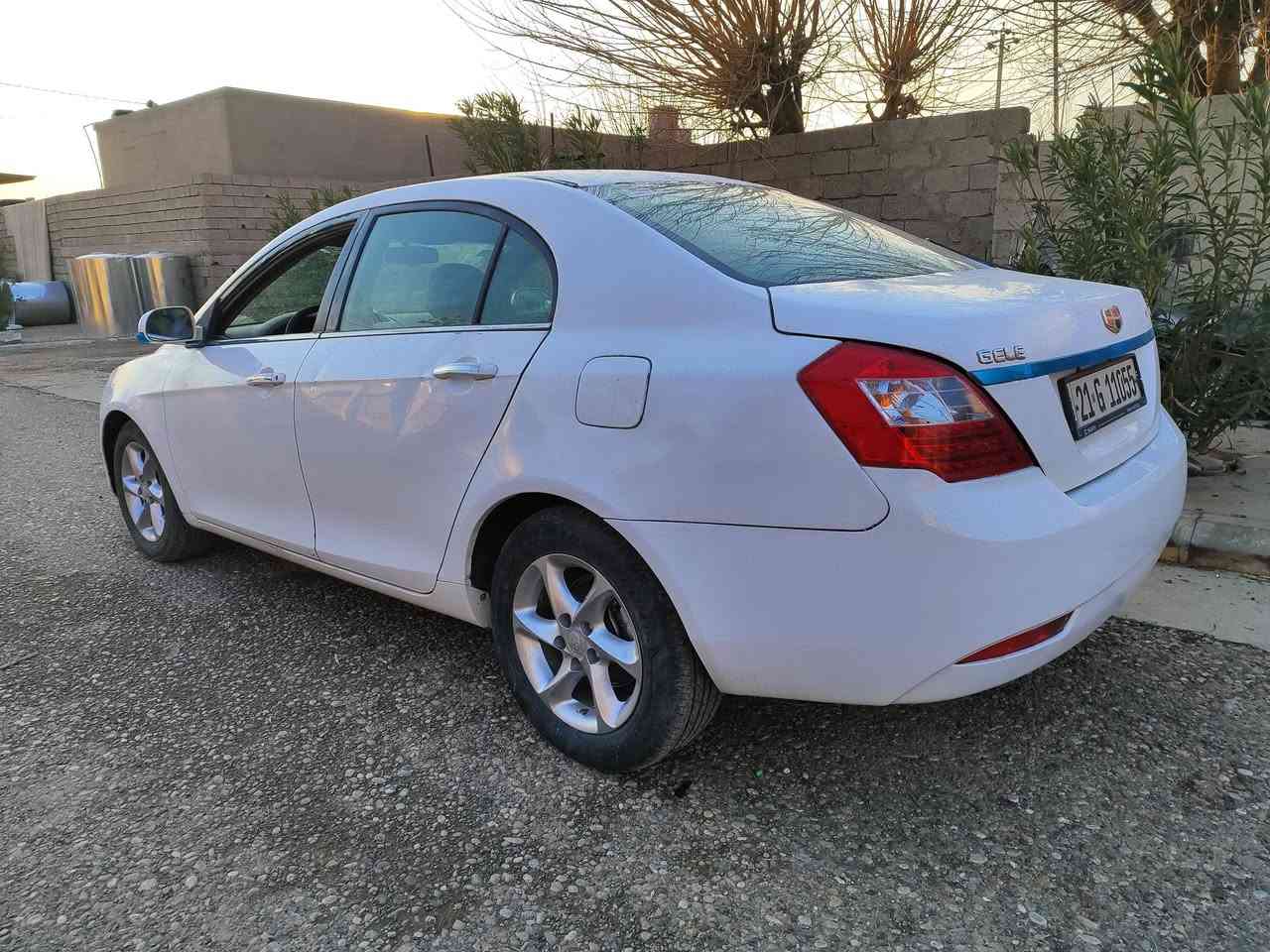 ئێم گراند بۆفرۆشتن2013 ڕەقەم سلێمانی سەنەوی تازەیە گێڕومەکینەی سەنیە نەکراوەتەوە چواپارچەو سەقفی بۆیاخە تەحویلو غرامەو گێڕومەکینەی بەشەرت سعری 40گڵاو معامەلە گۆڕینەوش ئەکەم لەتەکیەم تەبریتی سارد گەرم بەشەرت پارەی ئۆپڵێکە***********اسیا***********
