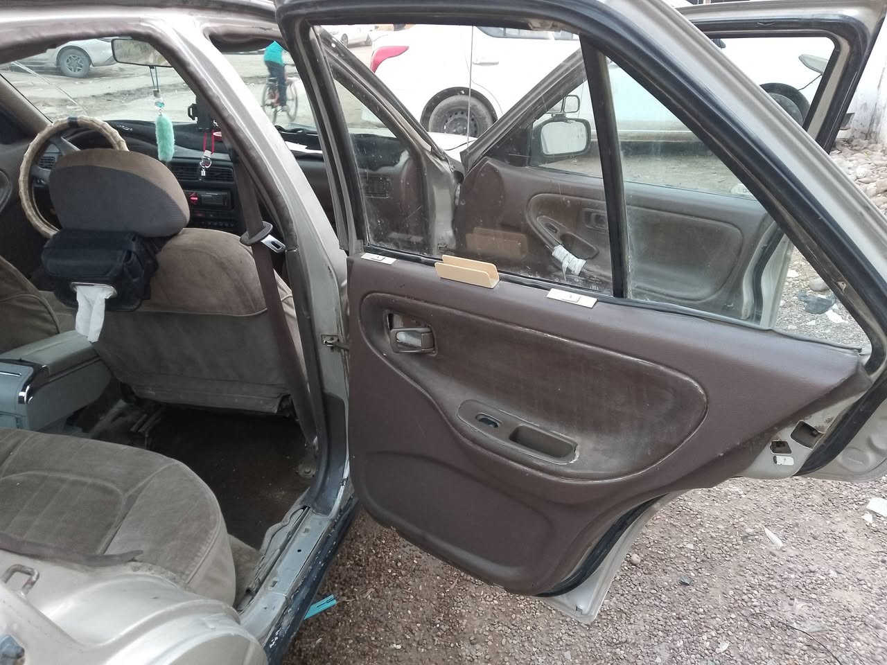 السلام عليكم نيسان سنه 92 موديل سياره رقم بغداد انجليزي صاحبها موجود باسمي ترى مراوس او بيع ***********
