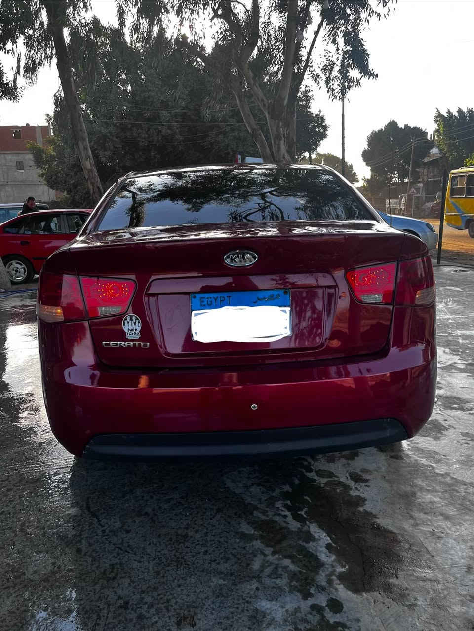 كيا فورتي Kia Forte
موديل 2010
اللون النبيتي  المميز
كانت معاقين وفكه حظر 
راشه مرمات استثماري 
رخصه سنه 1
ماتور  Dohc 1600cc 
عداد249.000 
وسائد هوائية 
نظام Aps 
نظام ايكو موفر بنزين 
تحكم طارة كامل 
شاشه اندوريد 
ساوند سيستم  كامل 
طقم جنط مقاس 15
تكيف سخن وبارد يعمل بكفاءة 
مقاعد جلد  
2 Cup Holder امامي وخلفي 
جراب نضارة 
كاميرا خلفيه 
فوانيس شبوره 
مرايات ضم 
كونسله أماميه 
ومسحات تخزين امامي وخلفي 
وفتيس وعفشه والات جر وكاوتش الف الالف ‎
📍العنوان:المنوفية.مركز منوف 
📞رقم التواصل: 
0️⃣1️⃣0️⃣0️⃣8️⃣8️⃣1️⃣3️⃣3️⃣1️⃣1️⃣
0️⃣1️⃣2️⃣2️⃣9️⃣7️⃣0️⃣6️⃣3️⃣6️⃣2️⃣


**إذا كنت صاحب هذا الإعلان وتريد حذفه لأي سبب، رجاءا أرسل رسالة إلى الدعم الفني**