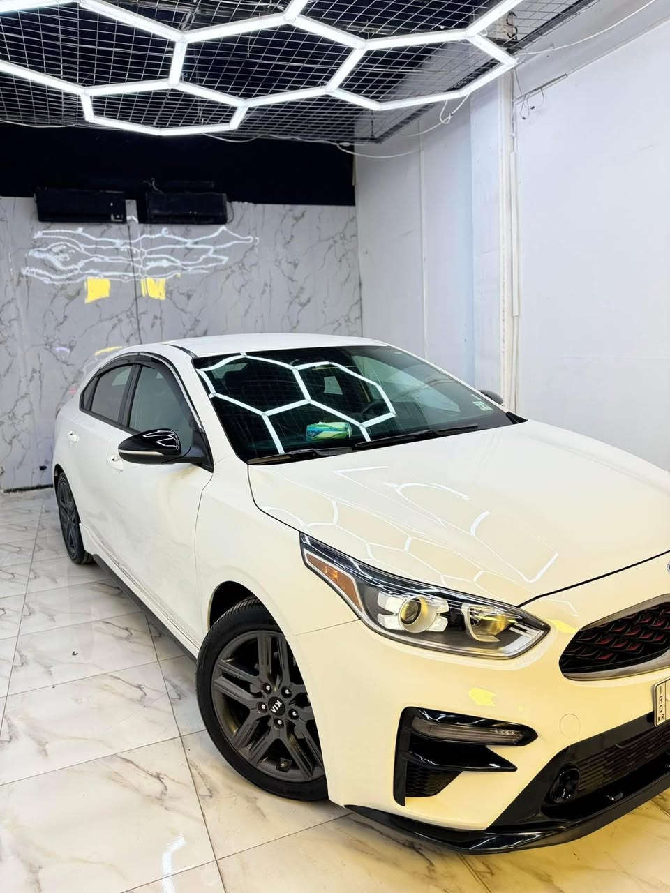 كيا فورتي  GTline موديل 2020 🖤
رقم أربيل الدولي

محرك 2000 دوش المرغوب

كير اي تي 

بصمة تشغيل + بصمة بيبان + بصمة صندوق

ويل كب حجم 17

لايتات زنون بلادي 

لدات امامية + لدات خلفية 

مري لون اسود + اشاير بالمري 

انارة ترحيب عند الاقتراب من السيارة 

كشنات جلد مطعمة بأحمر مختومة بشعار ال GT line

جنطة ذكية تفتح عند الاقتراب 

رادارات امامية وخلفية وجانبية 

توقف ذاتي 

تحديد مسار 

مانع انزلاق 

ستيرن حرف D مختوم بختم الـ GTline

شاشة كبيرة حجم كامره دواره

شاحن واير ليس

ثلاث وضعيات قيادة (smart - normal - sport)

مثبت سرعة 

تحكم استيرن جهتين

سبايدر خلفي اسود 

السيارة حادثها جاملغ وباب جهة السكن صبغ فقط بدون ايرباك  باب بدون السيارة جديدة تخم تاير صدر ع البلاد سنوية لل 2026 شرط التحويل 

مگان السيارة ***********

السعر 143
