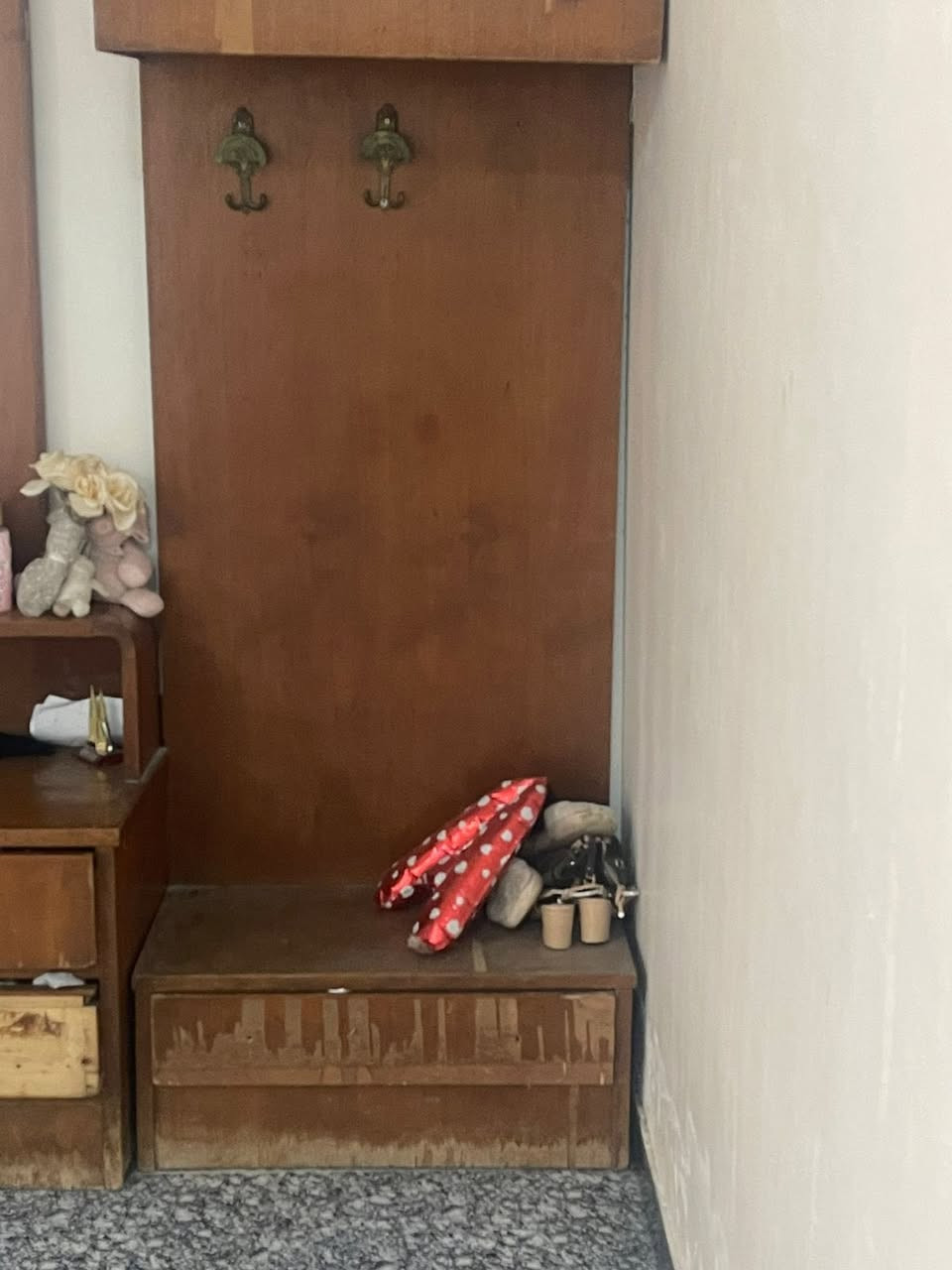 غراض بيت للبيع التفاصيل مثل ما موضح بالصور 
بالنسبه للأسعار كل غرض اله سعره وأسعار رخيصه ومناسبة جدا 
للاتصال على الرقم ***********
