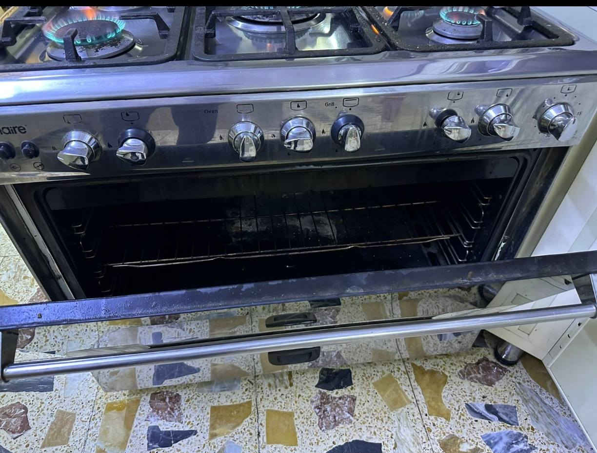 السلام عليكم .. طباخ خمس عيوني شغال جيد جدا سعره ب150
وجهاز جري نوعية جدا متينة سعره 250 
مكاني بغداد البلديات 
***********
