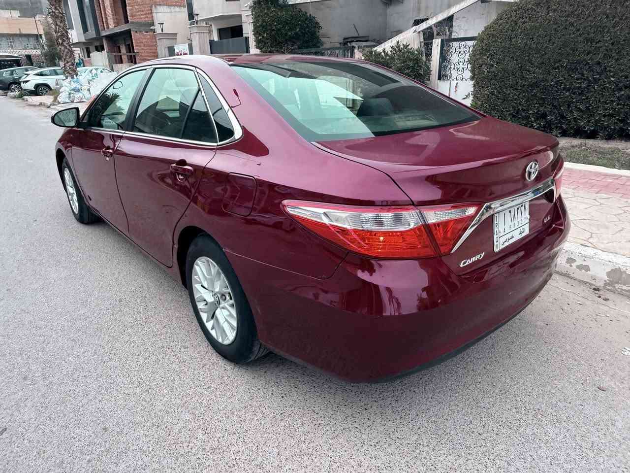 السلام عليكم ورحمة الله
للبيع تويوتا كامري موديل 2017 وارد امريكي 

#المركبة : تويوتا كامري 2017 لون احمر ماروني 
#الرقم    : السيارة رقم نجف
#الفئة     ;    LE
#الضرر  :  ضرر السيارة جاملغ خلفي ايمن معمر مع قبق الجنطة تبديل وصبغ (صور الحادث مرفقة)
بالاضافه صار عدي مكانين باردات بسيطات كلش و موجوده صورتهن بالمنشور محددات بلون اخضر

المواصفات 

1- مواصفات LE معروفة
2- محرك 4 سلندر 2500 
3- ويل كب حجم 17 مع طقم تاير جديد قبل شهر
4- غرفة السيارة مخمل اسود 
5- تحكم فول كهرباء لكشن السائق
6- شاشة دشبول كبيرة للتحكم 
7- تحكم ستيرن جهتين بلوتوث وحاكية وتحكم شاشة داخلية 
8- صدر جديد قبل اسبوع شديته 

مكان السيارة بغداد الحارثية

والسعر المطلوب  14,800$

***********
