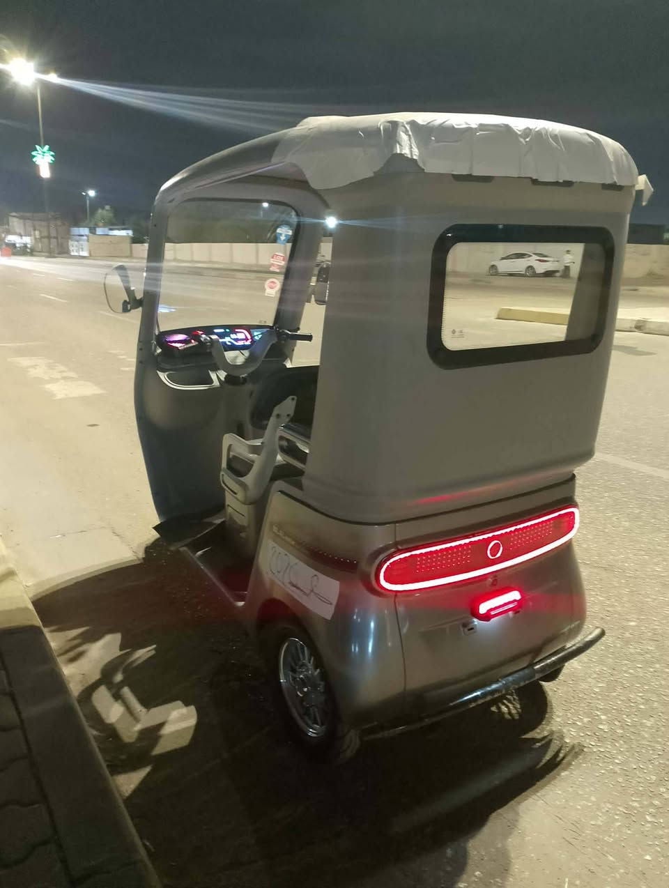 سلام عليكم تكتك شحن موديل 2026 تريده استخدام شخصي او تشتغل بيه تكتك جديده كلش الله  مكاني كربلاء حي العامل رقمي*********** سعر مليون و500 وبيه مجال يجي بيه دبل شاحنه يعني شاحنتين يجي بيه
